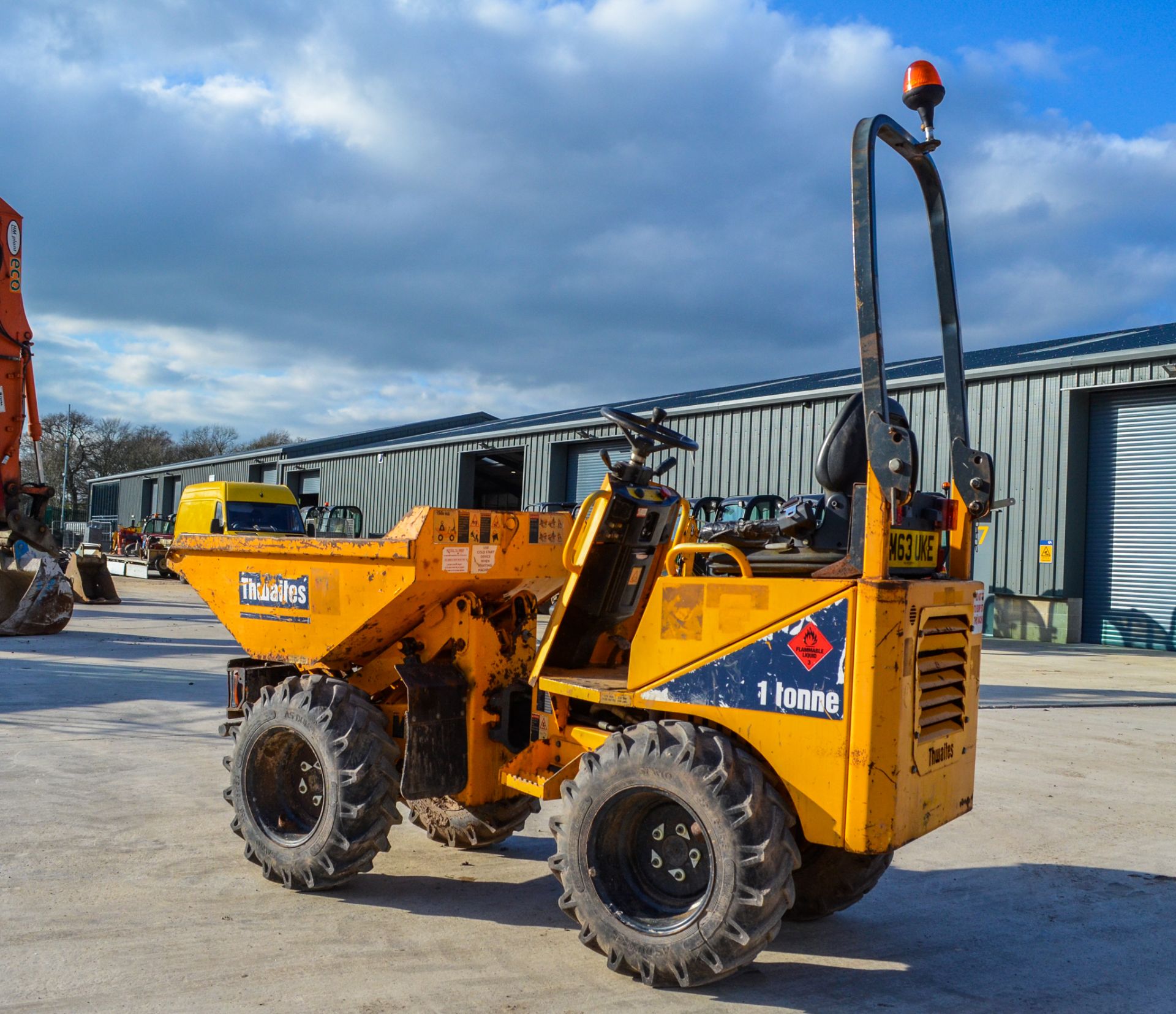 Thwaites 1 tonne high tip dumper S/N: Recorded hours: 1464 A602301 - Image 3 of 18