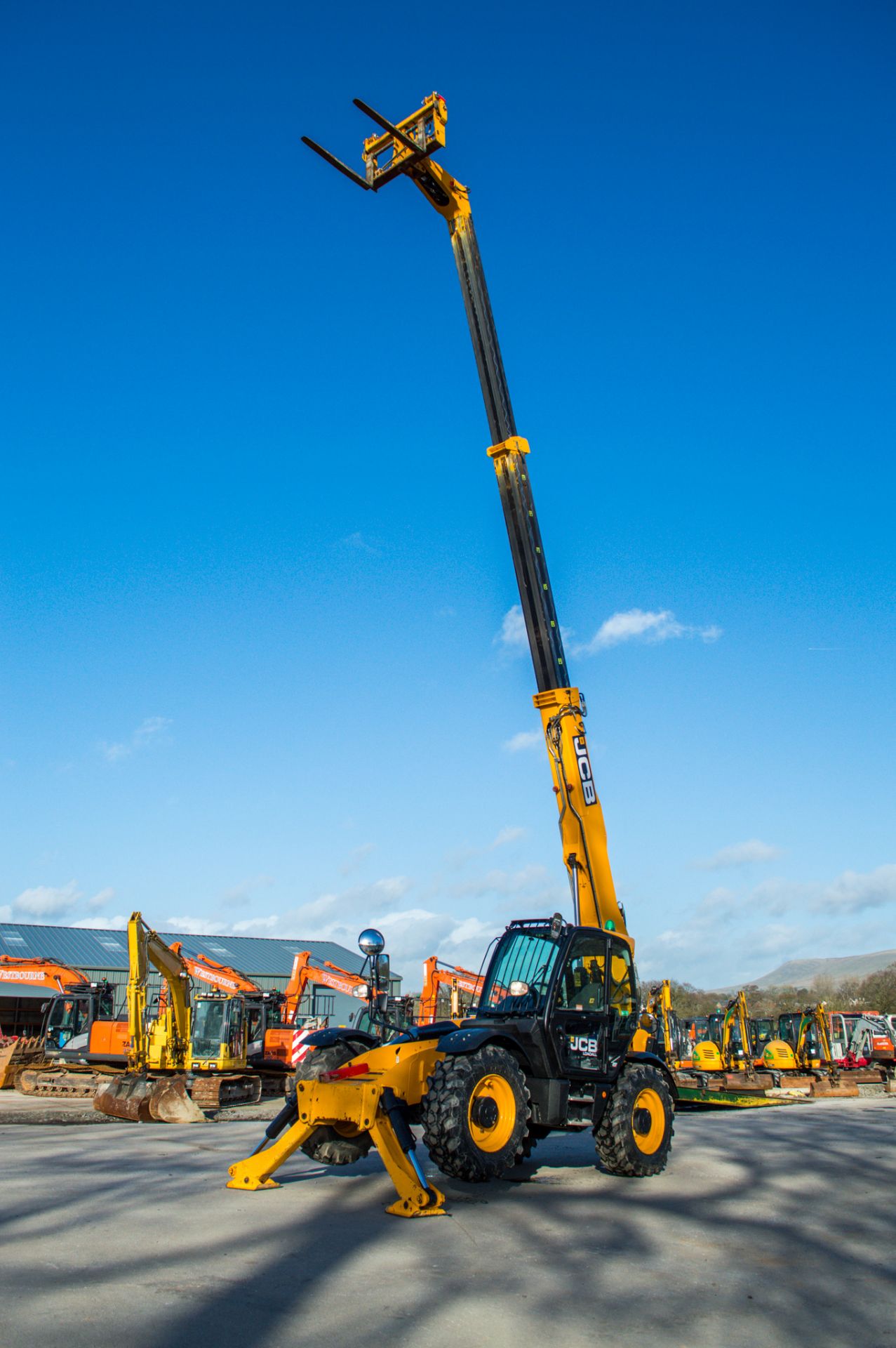 JCB 535-125 Hi-Viz 12.5 metre telescopic handler Year: 2018 S/N: 29594 Recorded Hours: 4471 MT68XKU - Image 13 of 22