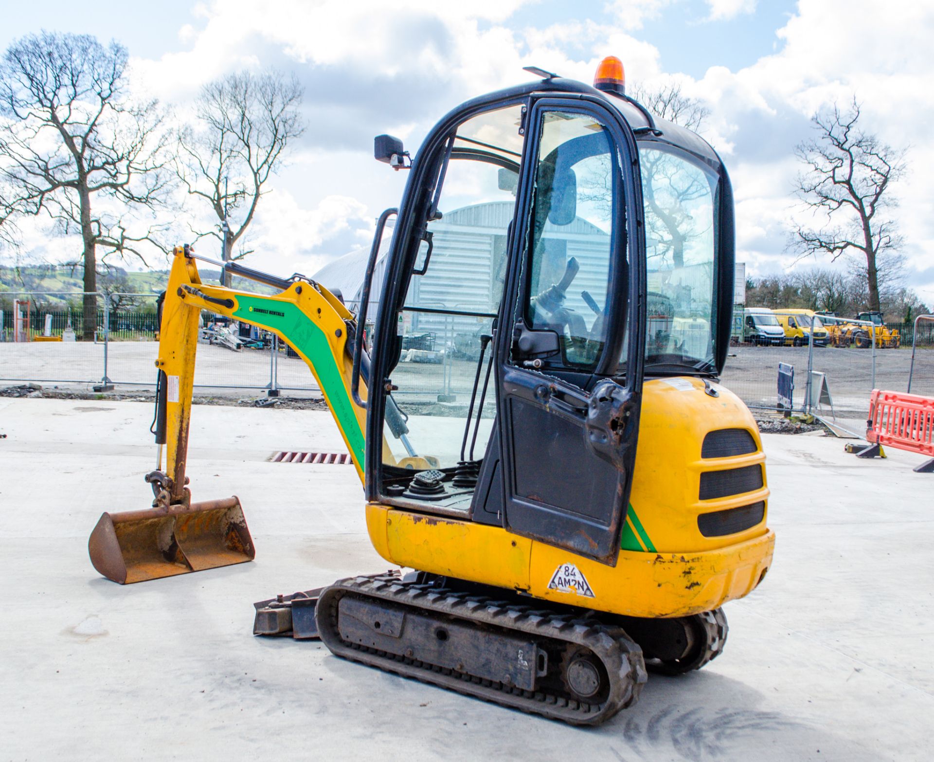 JCB 8018 1.8 tonne rubber tracked mini excavator Year: 2015 S/N: 233560 Recorded Hours: 2597 - Image 4 of 21
