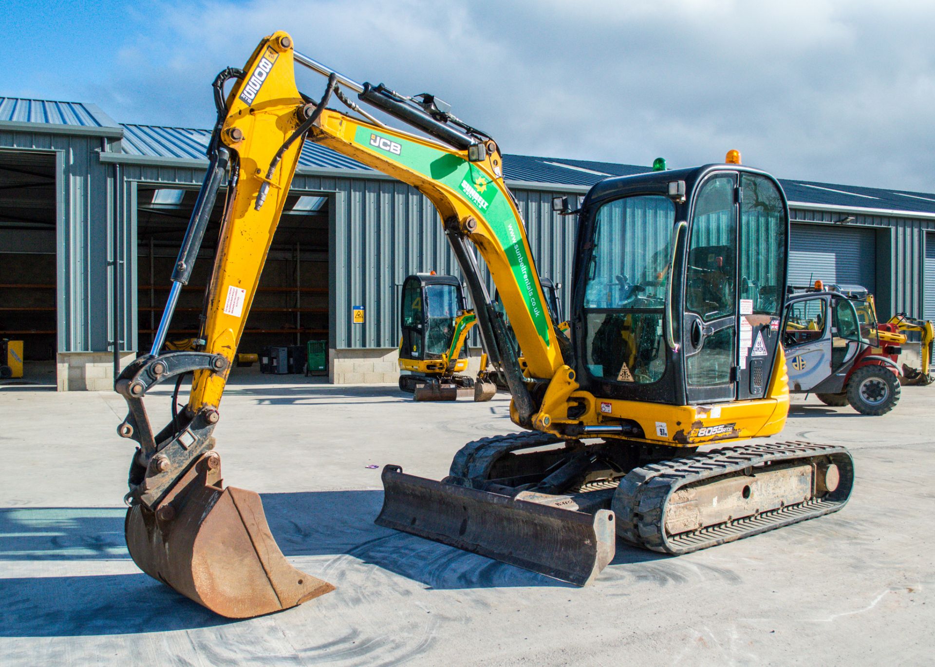 JCB 8055 RTS 5.5 tonne rubber tracked midi excavator Year: 2015 S/N: 26228 Recorded Hours: 2353