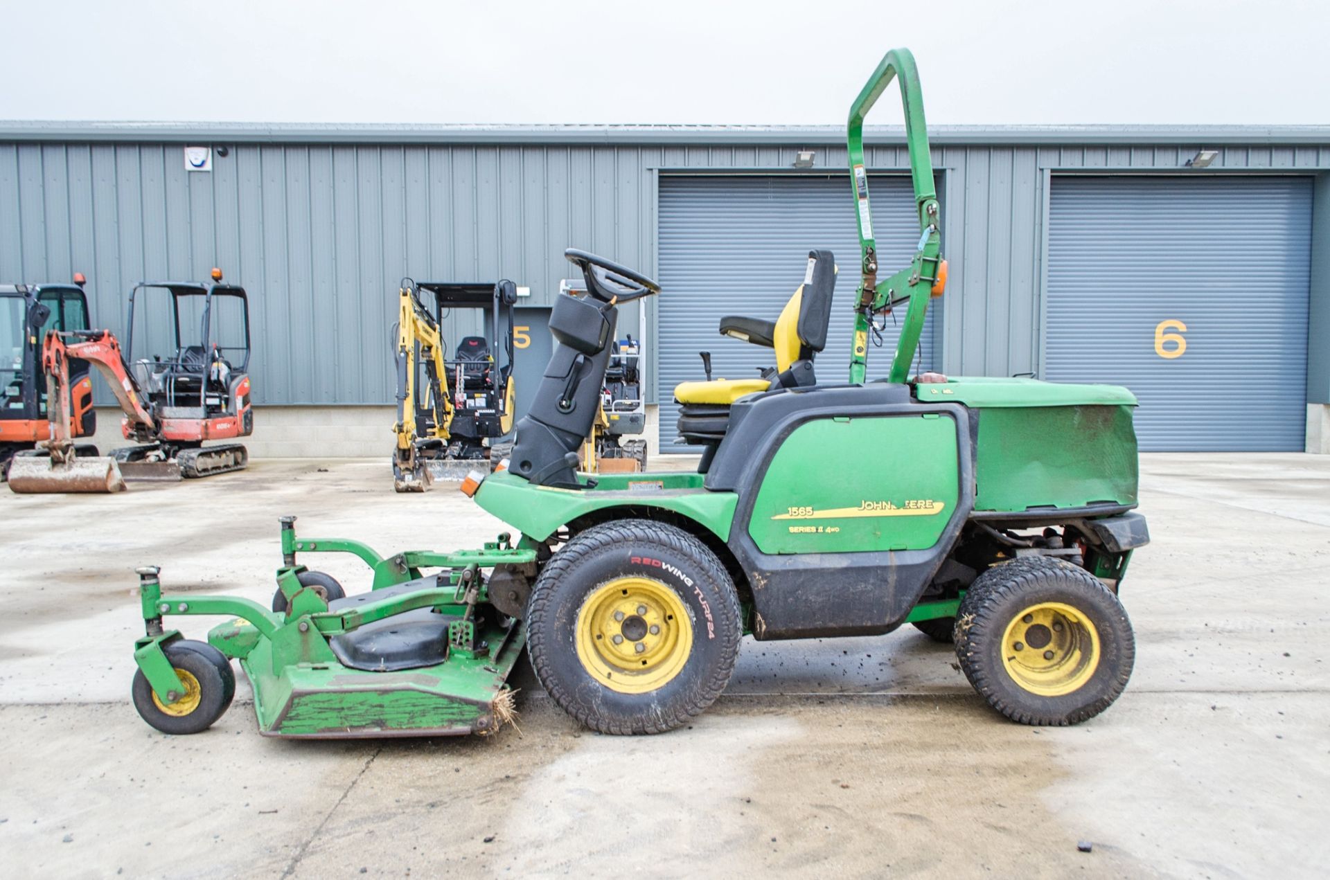 John Deere 1565 Series 2 4WD diesel ride on lawn mower S/N: 125316 Recorded Hours: 2004 - Image 7 of 16