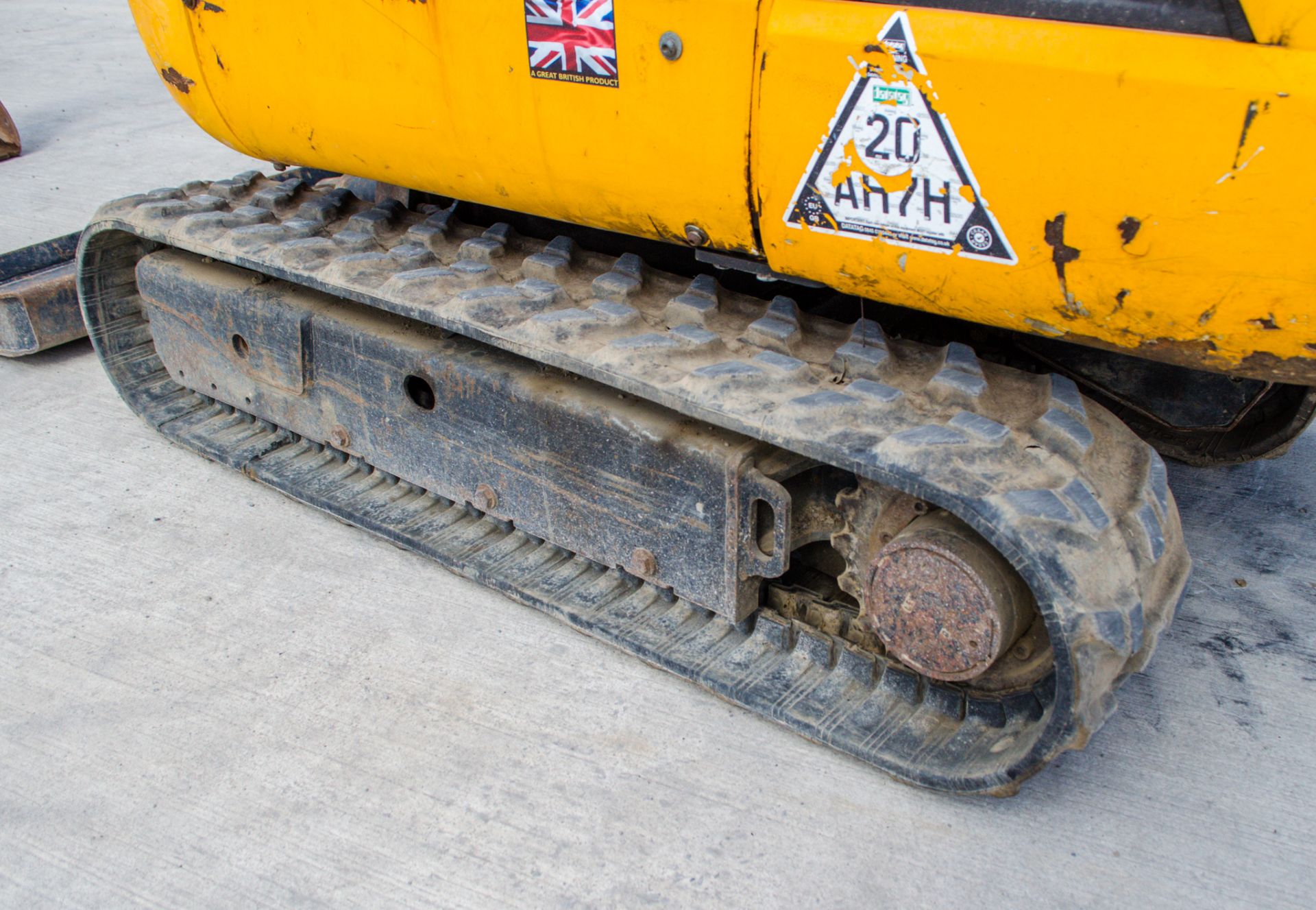 JCB 8016 CTS 1.6 tonne rubber tracked mini excavator Year: 2013 S/N: 071317 Recorded Hours: 2012 - Image 8 of 20