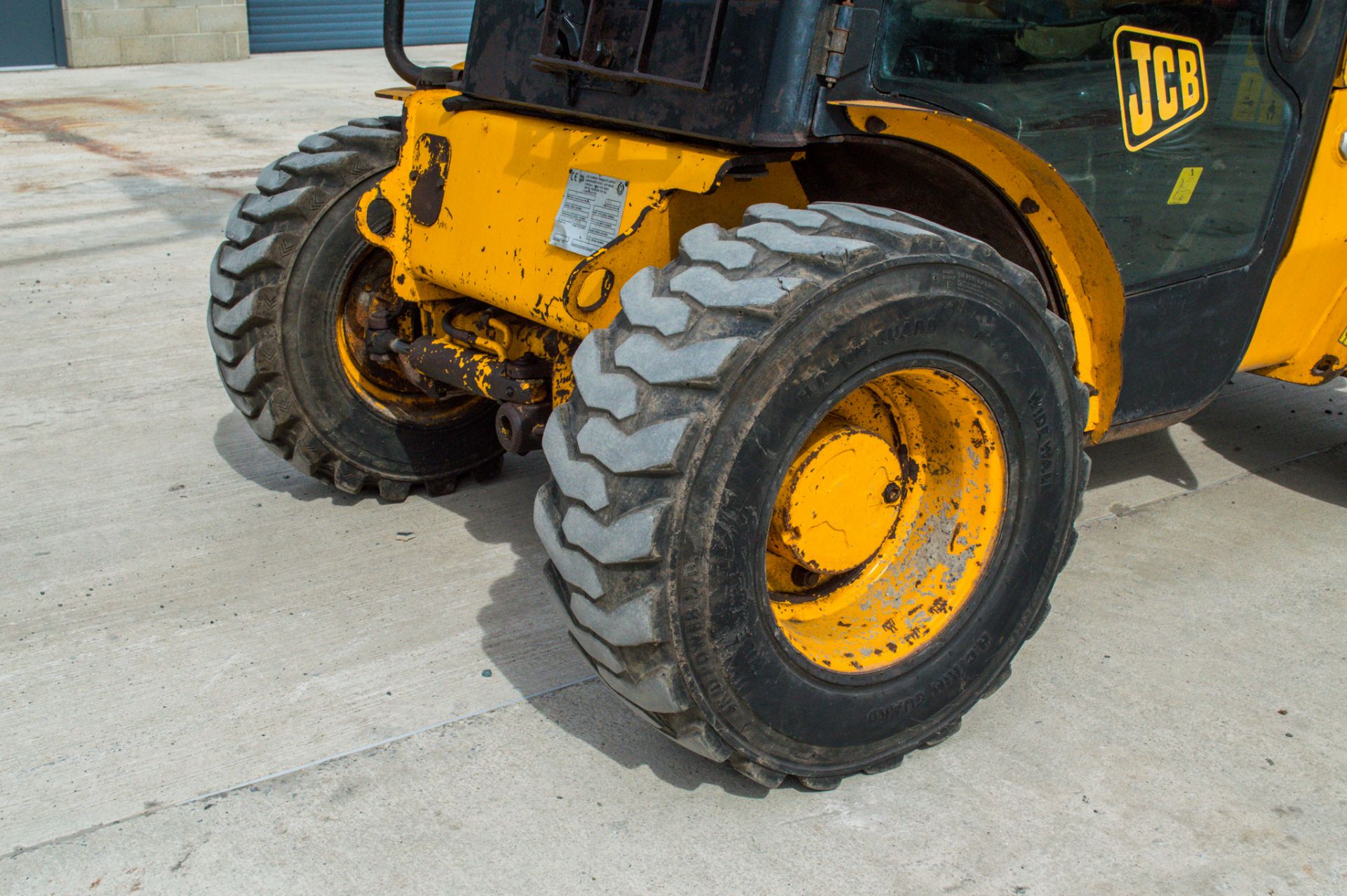 JCB 520-40 4 metre telescopic handler  Year: 2006  S/N: 1013517 Recorded Hours: Clock broken ** - Image 13 of 23