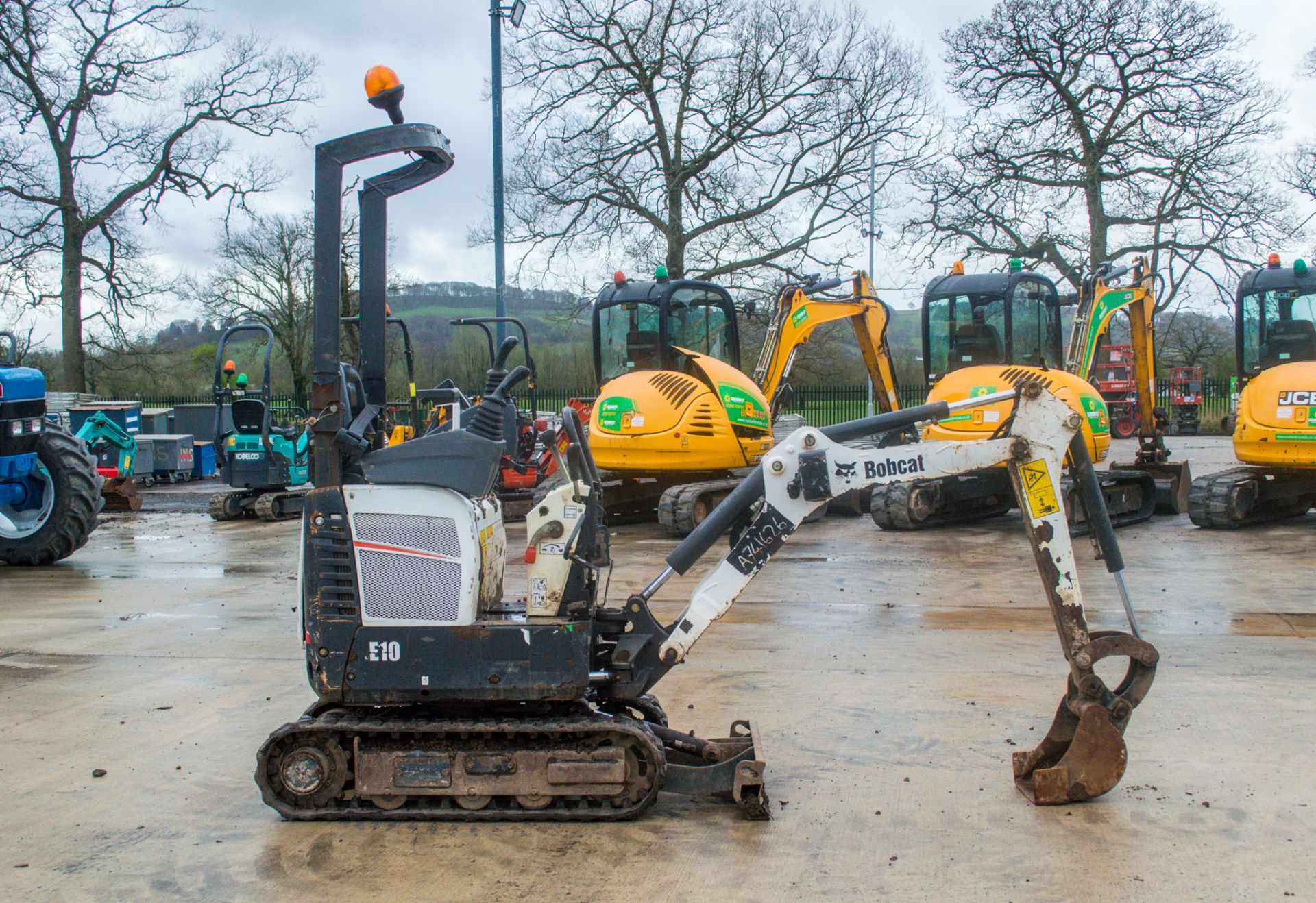 Bobcat E10 1 tonne rubber tracked micro excavator Year: 2016 S/N: A33P14942 Recorded Hours: 1084 - Image 8 of 19