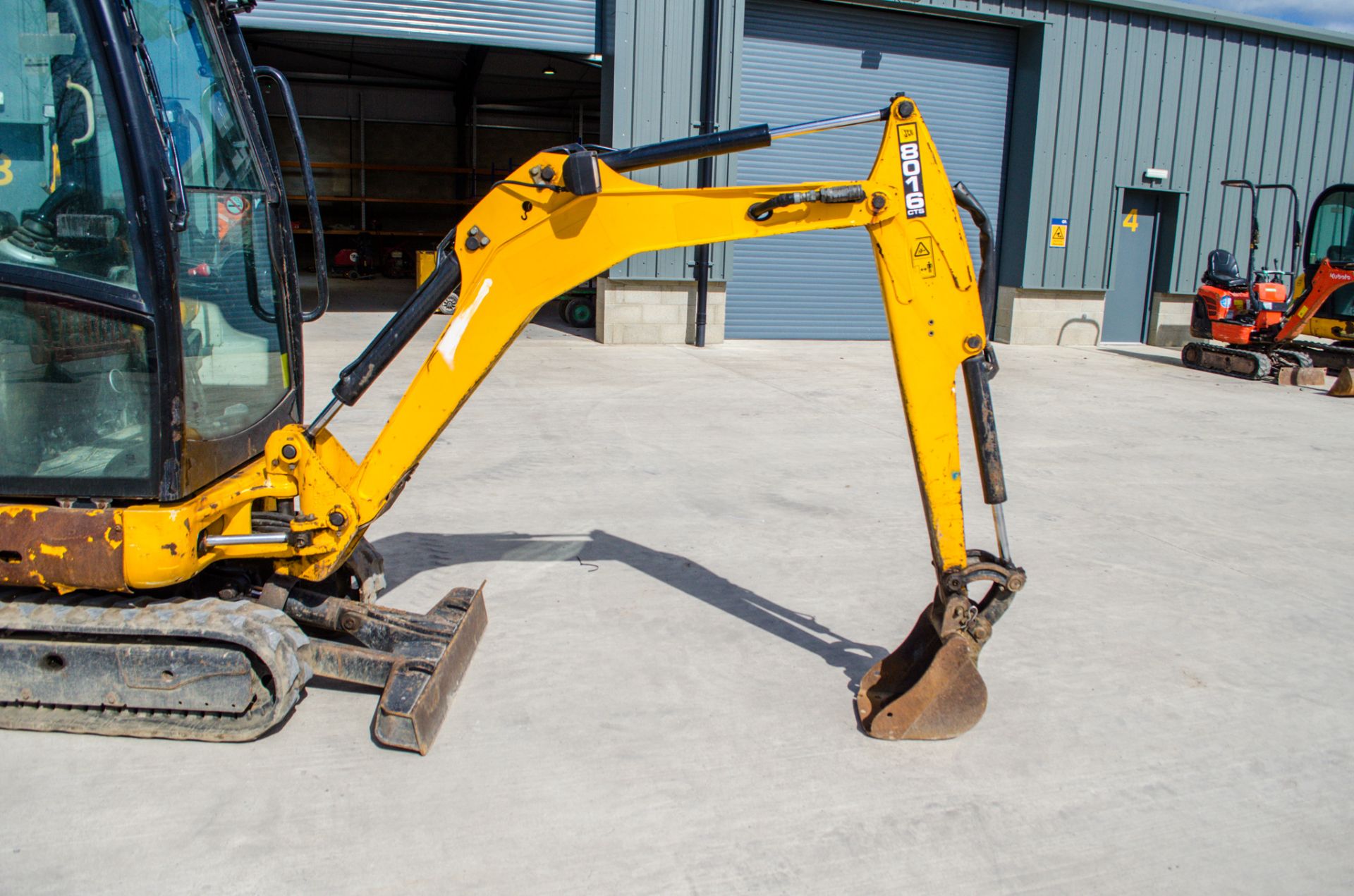 JCB 8016 CTS 1.6 tonne rubber tracked mini excavator Year: 2013 S/N: 071317 Recorded Hours: 2012 - Image 10 of 20