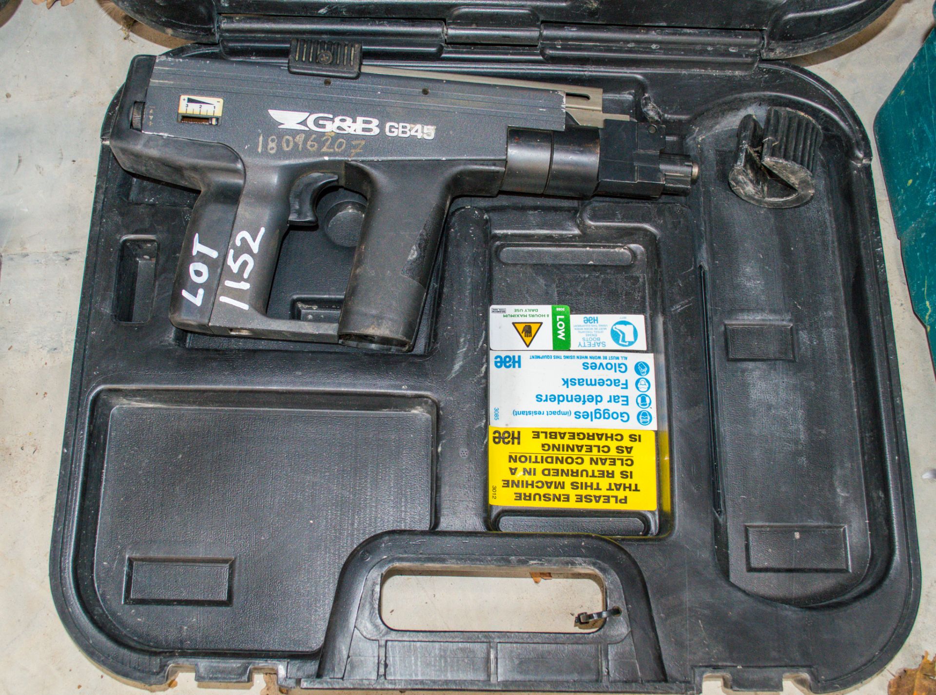 G + B GB45 nail gun c/w carry case 18096207
