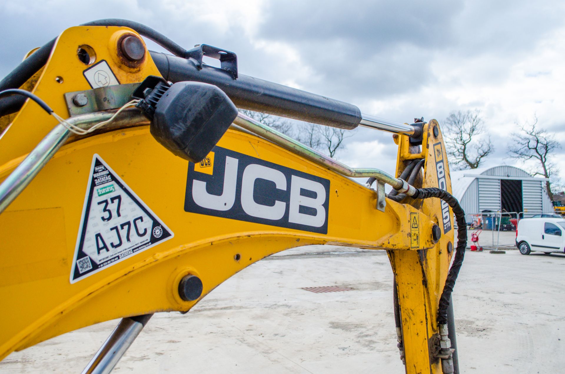 JCB 8025 ZTS 2.5 tonne rubber tracked excavator  Year: 2014 S/N: 226516 Recorded Hours: 3453 - Image 13 of 21