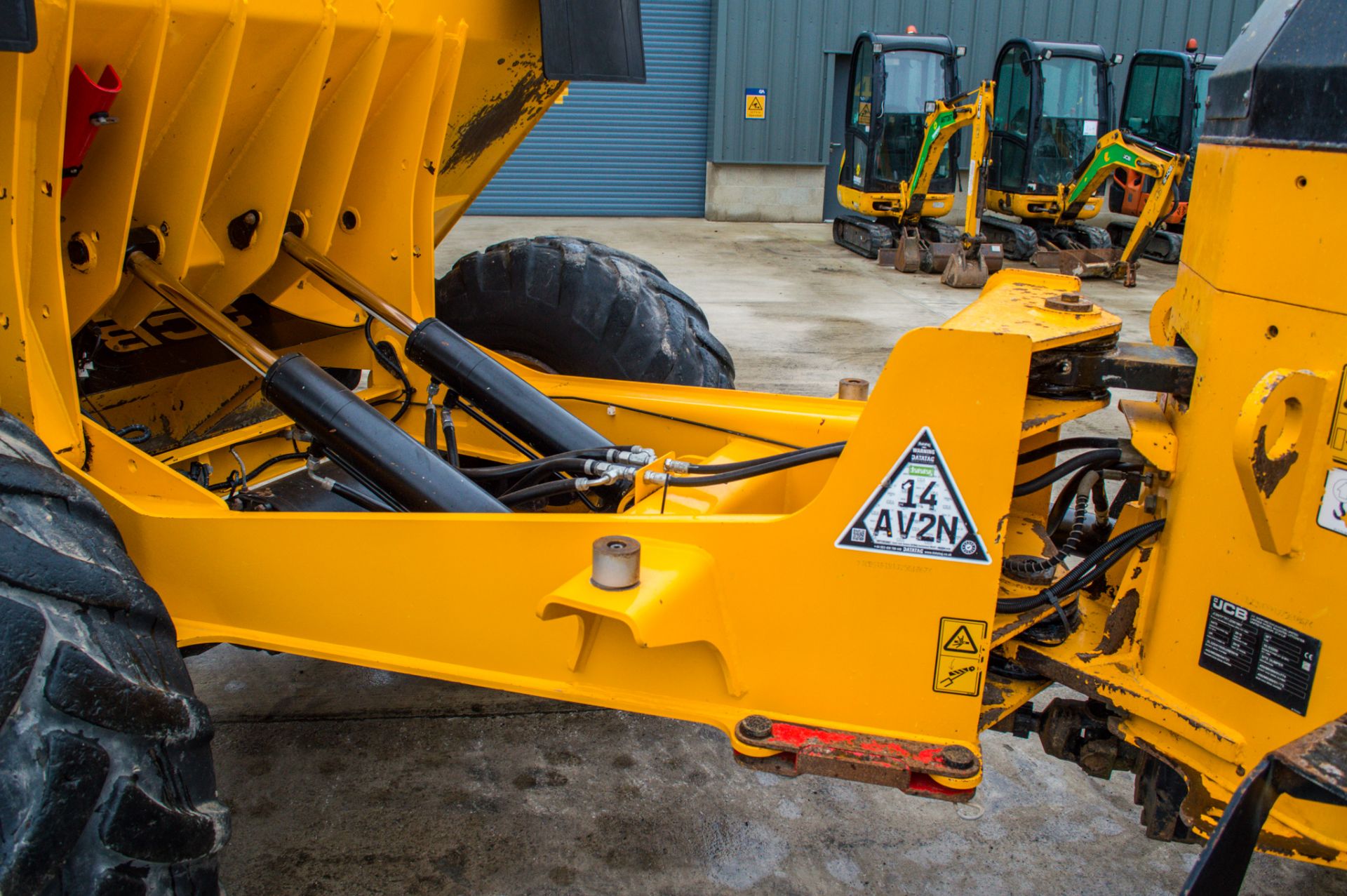 JCB 9T-1 9 tonne straight skip dumper  Year: 2018 S/N: J2561867 Recorded Hours: 1404 - Image 17 of 23