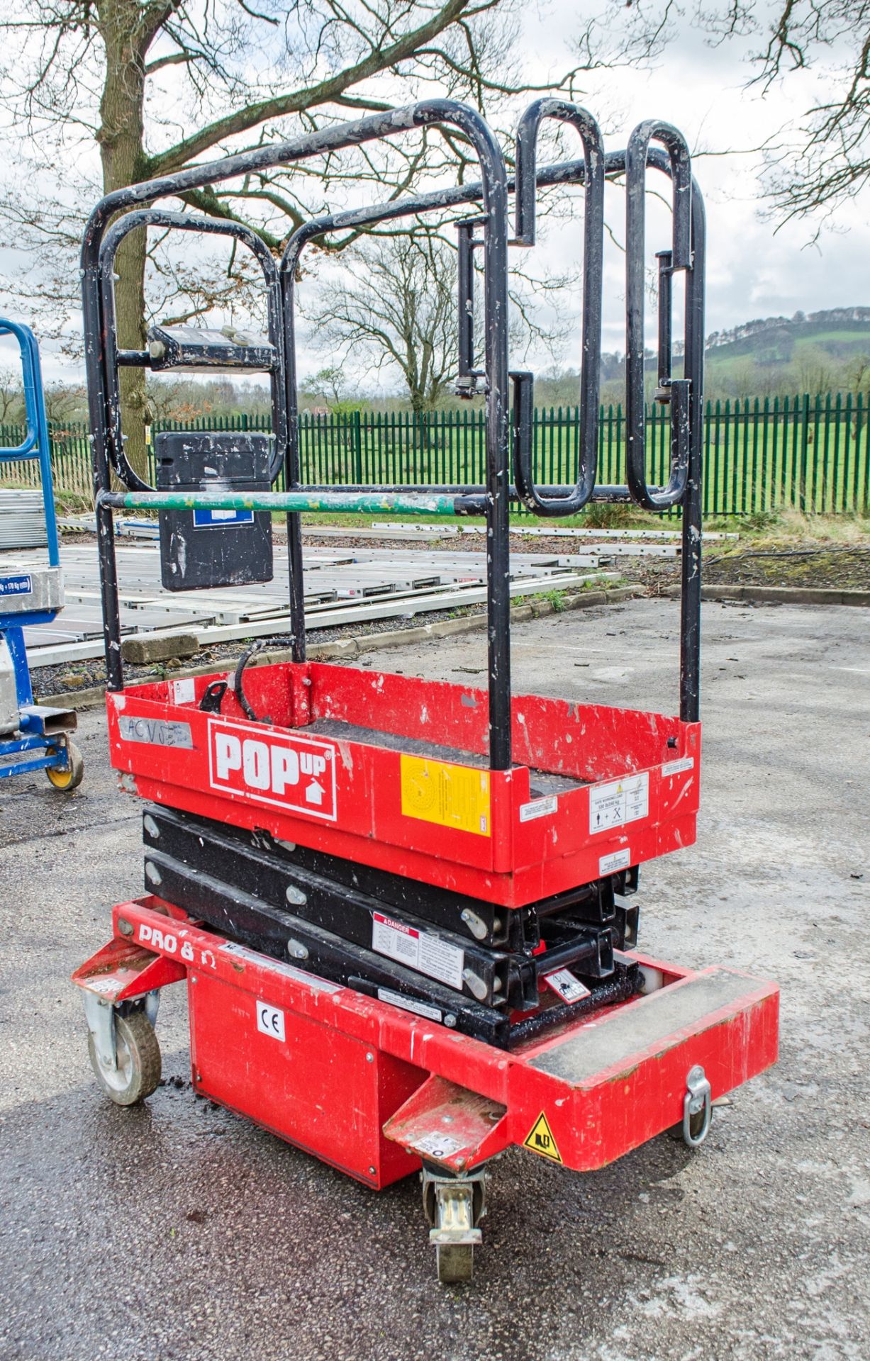 Pop Up Pro 8 battery electric push around access platform A856605 - Image 2 of 6