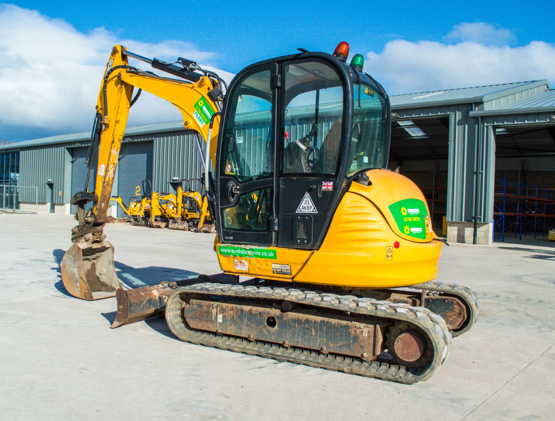 JCB 8055 RTS 5.5 tonne rubber tracked midi excavator Year: 2014 S/N: 2426061 Recorded Hours: 2434 - Image 4 of 23