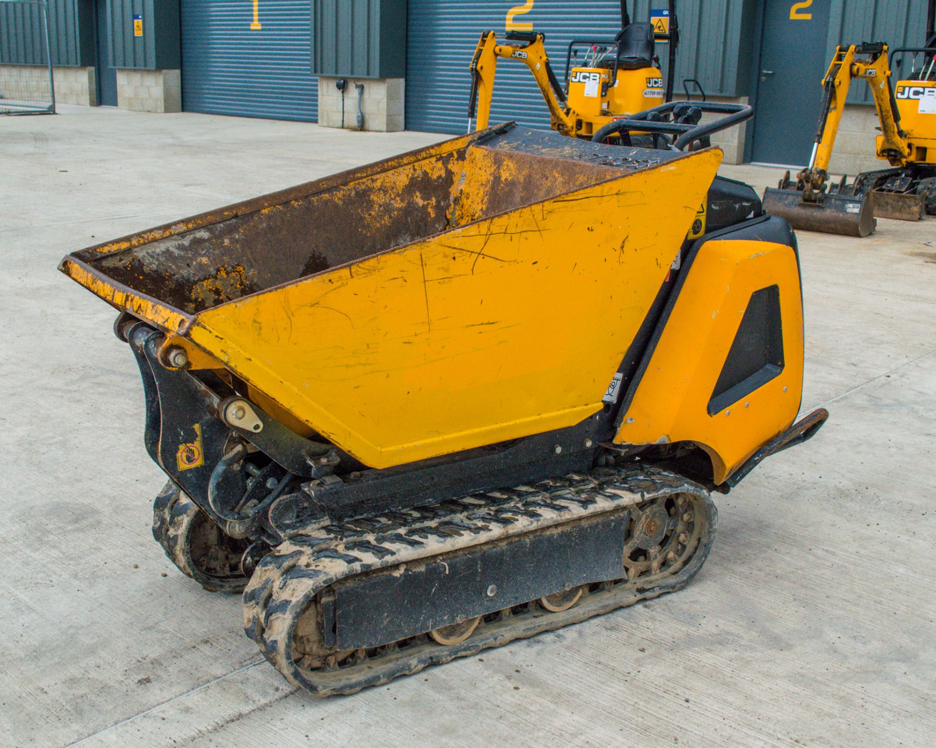 JCB HTD-5 Dumpster 500kg diesel driven rubber tracked walk behind hi-tip dumper Year: 2016 S/N: