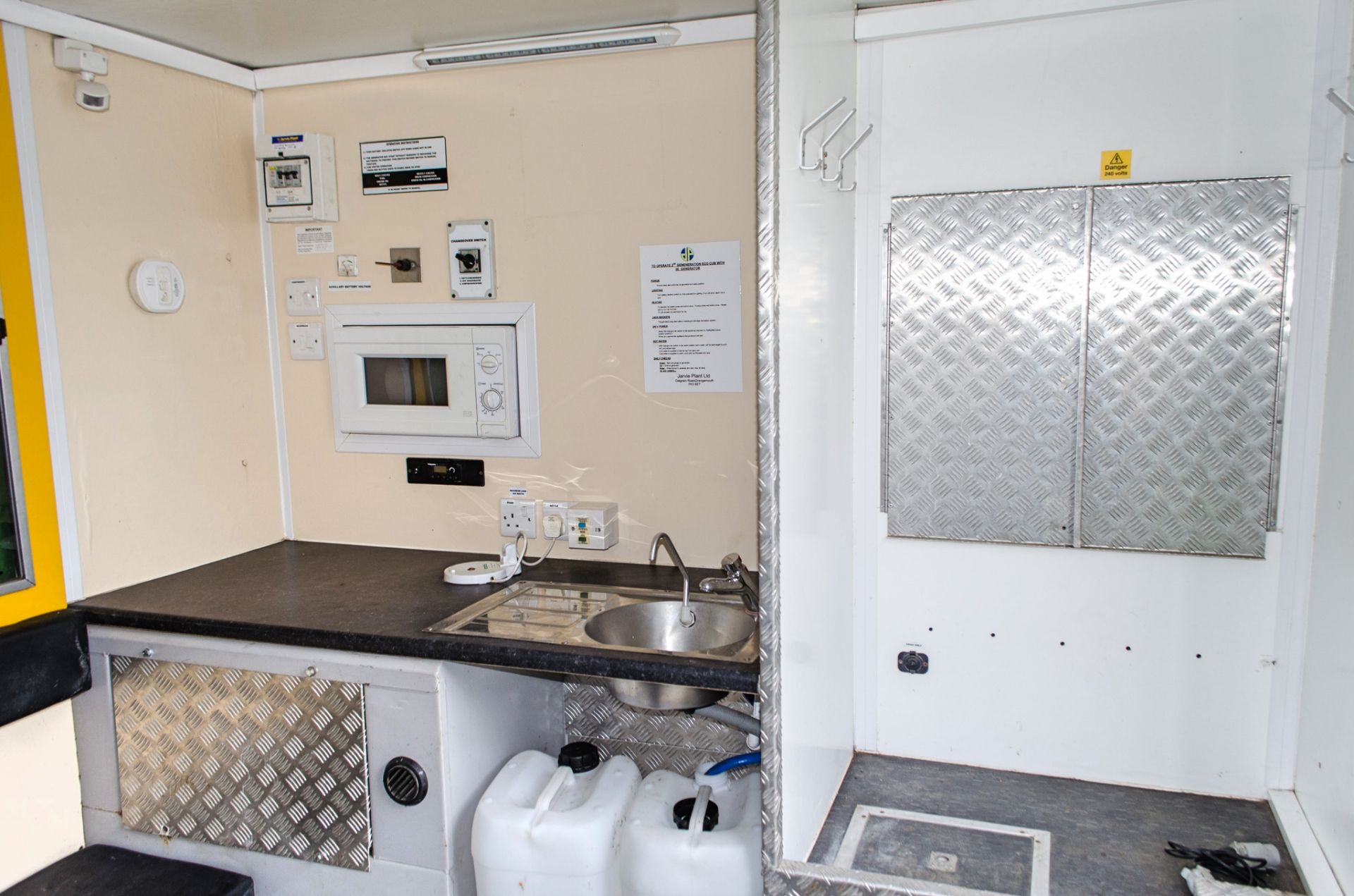 12 ft x 7 ft steel anti vandal mobile welfare site unit Comprising of: canteen, toilet & generator - Image 6 of 8