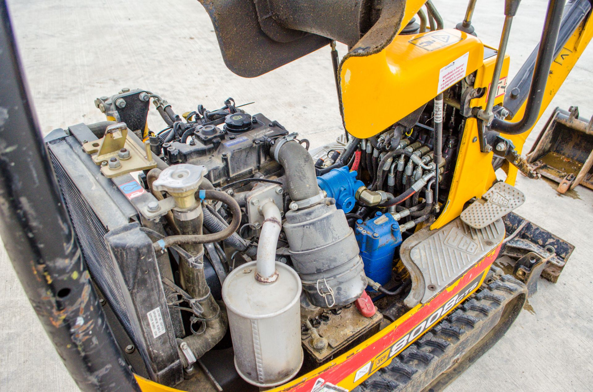 JCB 8008 CTS 0.8 tonne rubber tracked micro excavator Year: 2017 S/N: 1930498 Recorded Hours: 1451 - Image 18 of 19