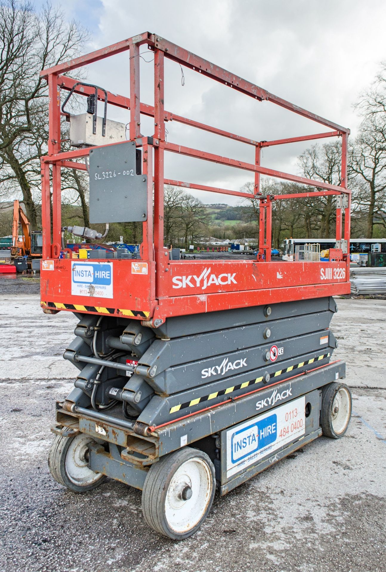 Skyjack SJIII 3226 battery electric scissor lift Year: 2018 S/N: 27036834