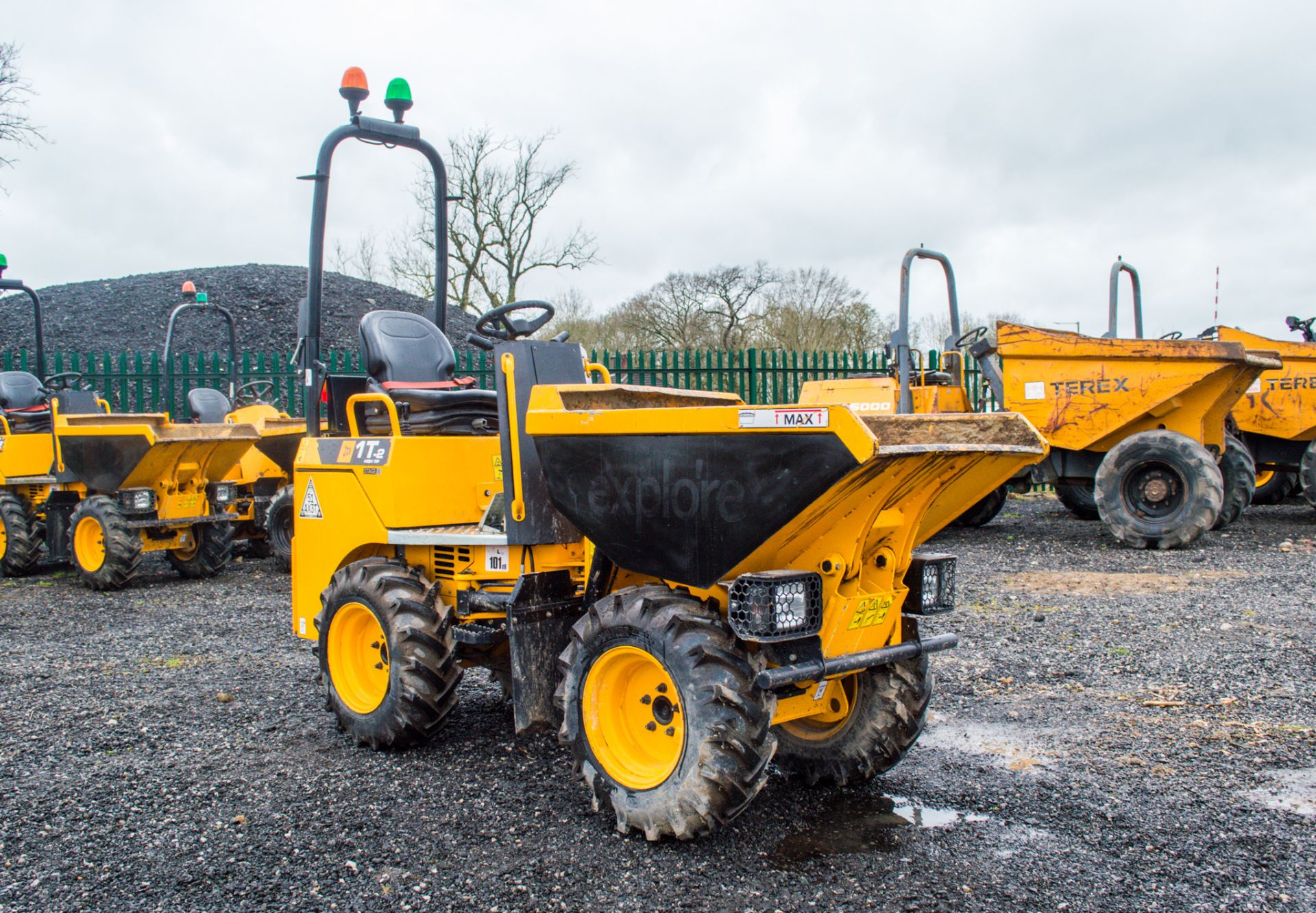 JCB 1T-2  1 tonne hi-tip dumper Year: 2019 S/N: 2915758 Recorded Hours: 272 - Image 2 of 20