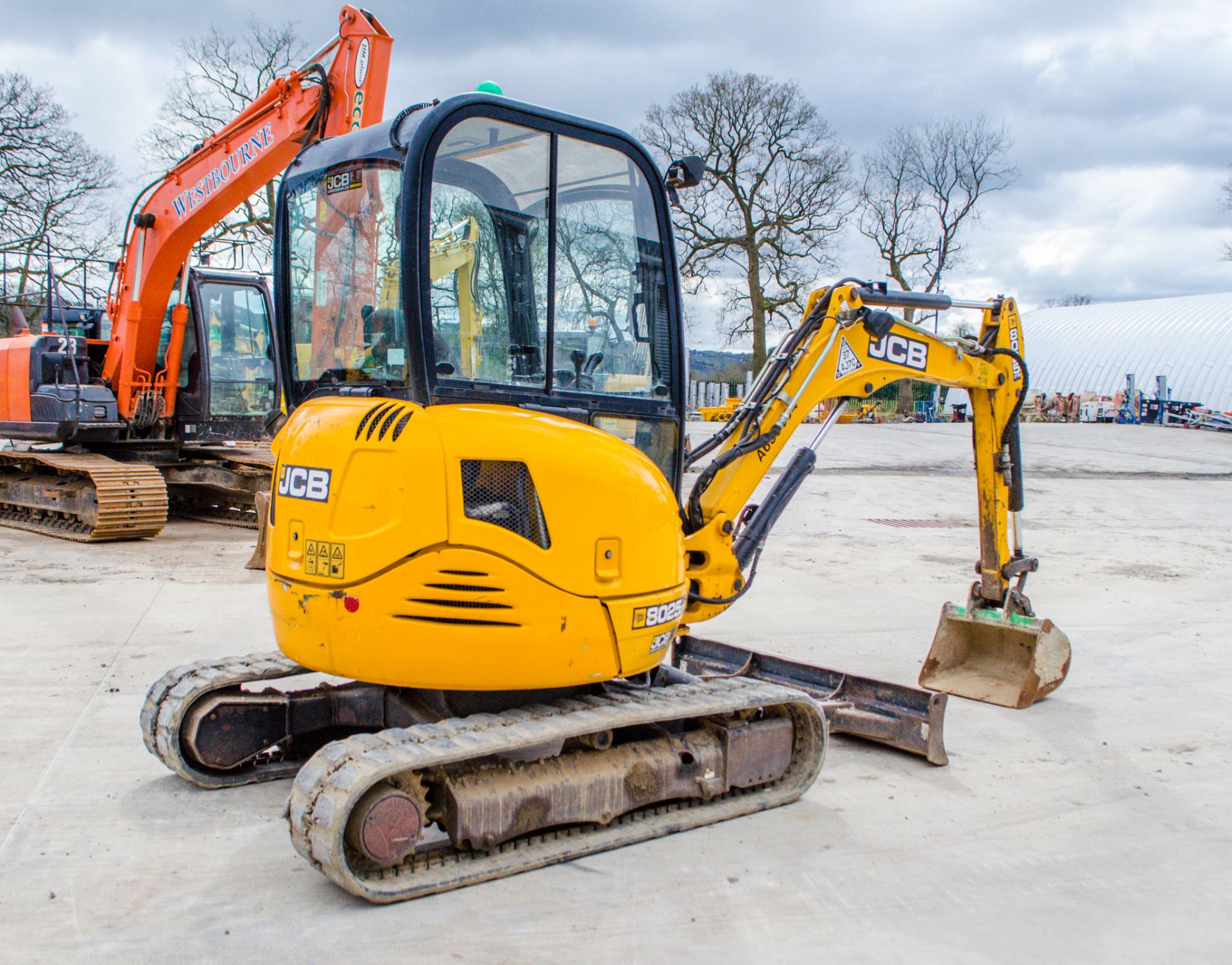 JCB 8025 ZTS 2.5 tonne rubber tracked excavator  Year: 2014 S/N: 226516 Recorded Hours: 3453 - Image 3 of 21