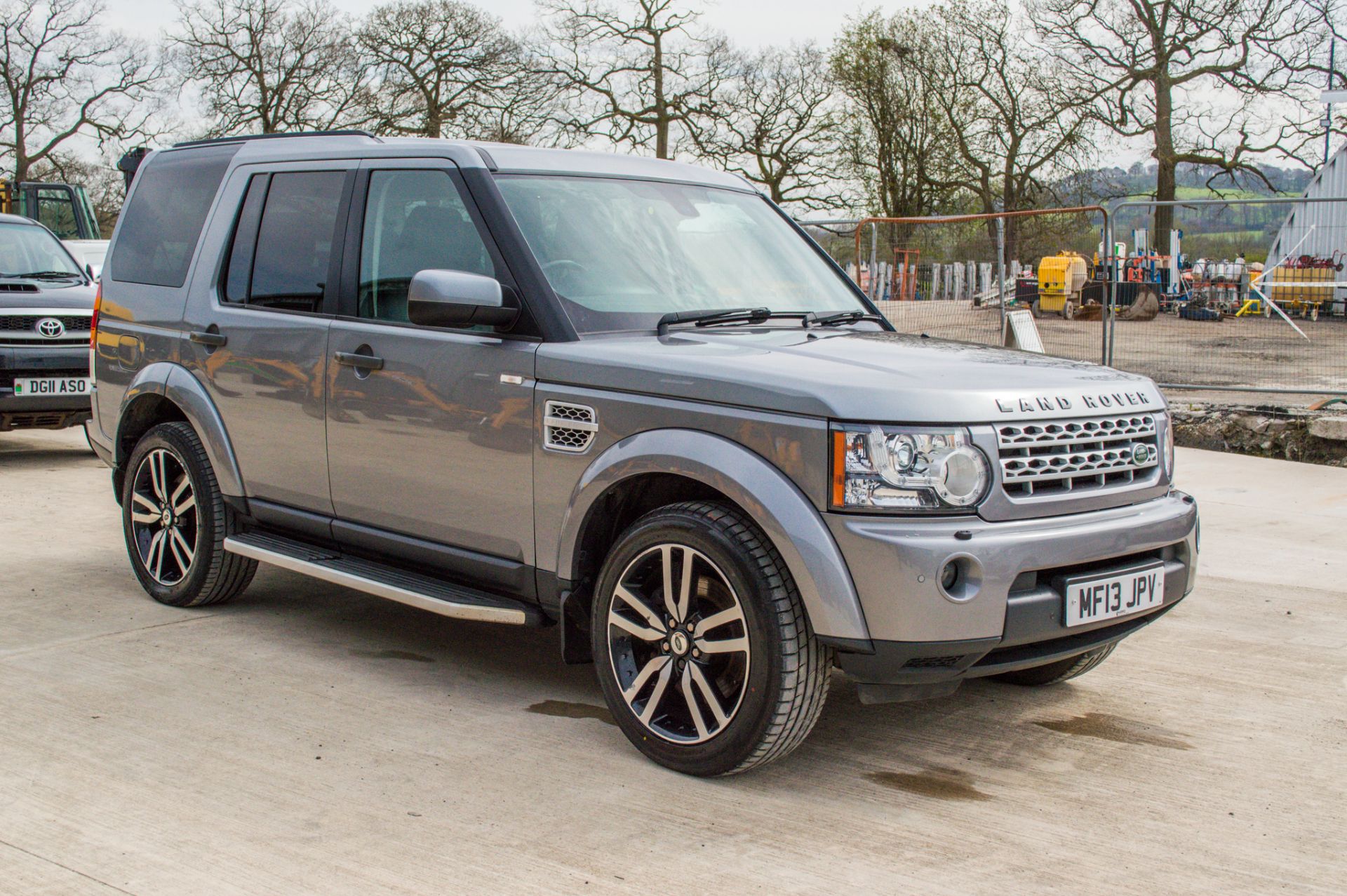 Land Rover Discovery 4 HSE SDV6 3.0 diesel automatic estate car - Image 2 of 32