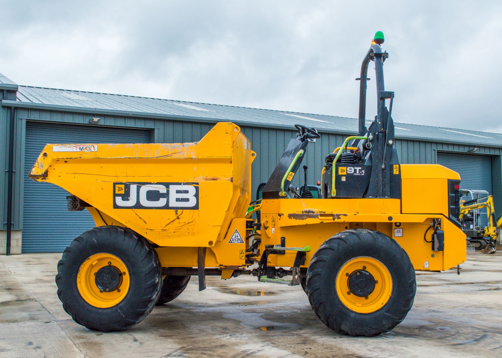 JCB 9T-1 9 tonne straight skip dumper  Year: 2018 S/N: J2561867 Recorded Hours: 1404 - Image 7 of 23