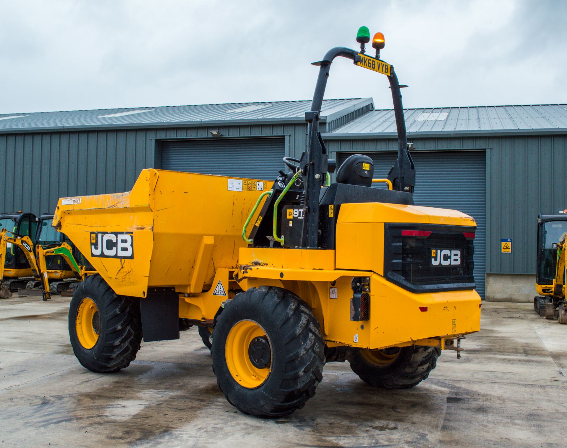 JCB 9T-1 9 tonne straight skip dumper  Year: 2018 S/N: J2561867 Recorded Hours: 1404 - Image 4 of 23