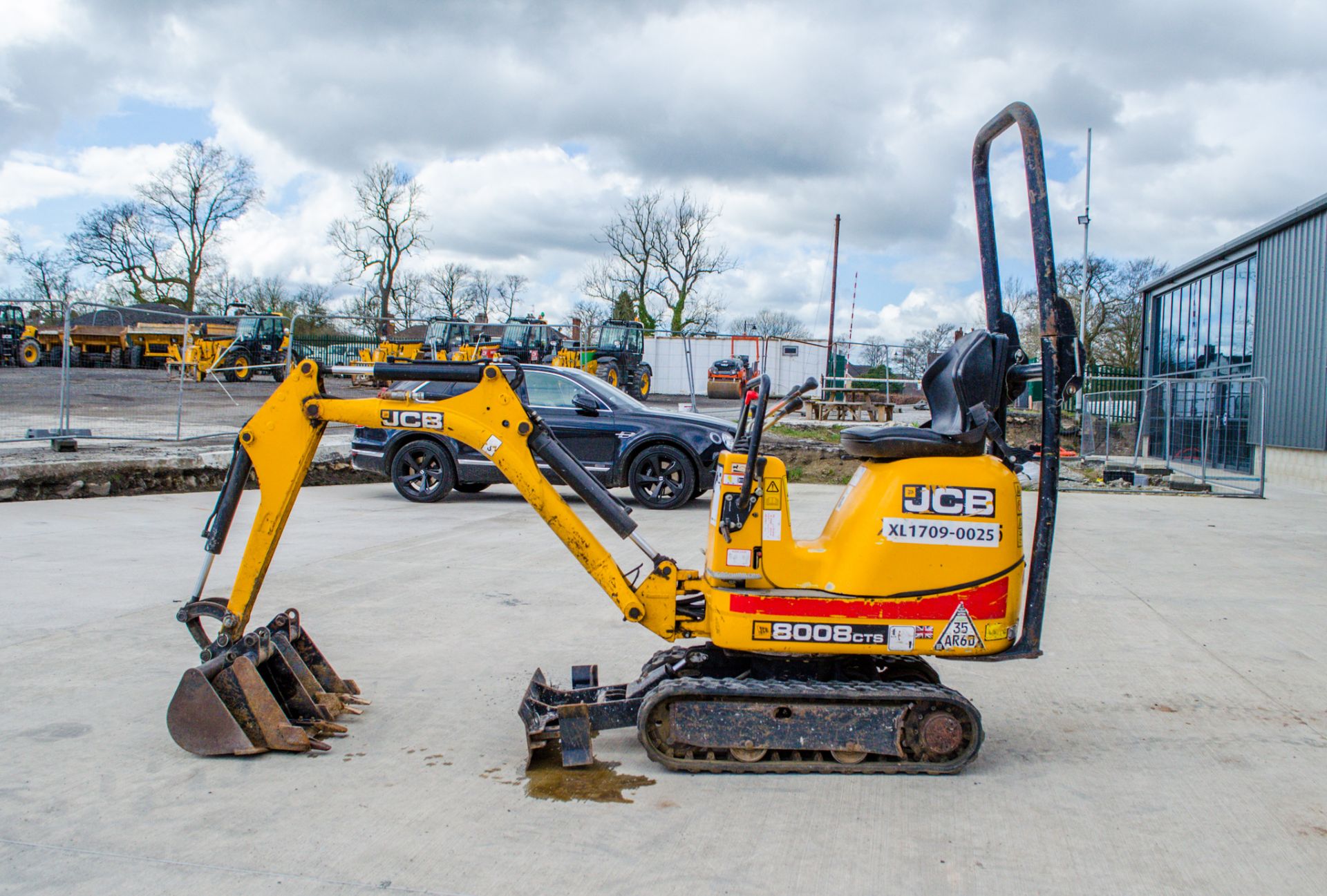 JCB 8008 CTS 0.8 tonne rubber tracked micro excavator Year: 2017 S/N: 1930498 Recorded Hours: 1451 - Image 8 of 19