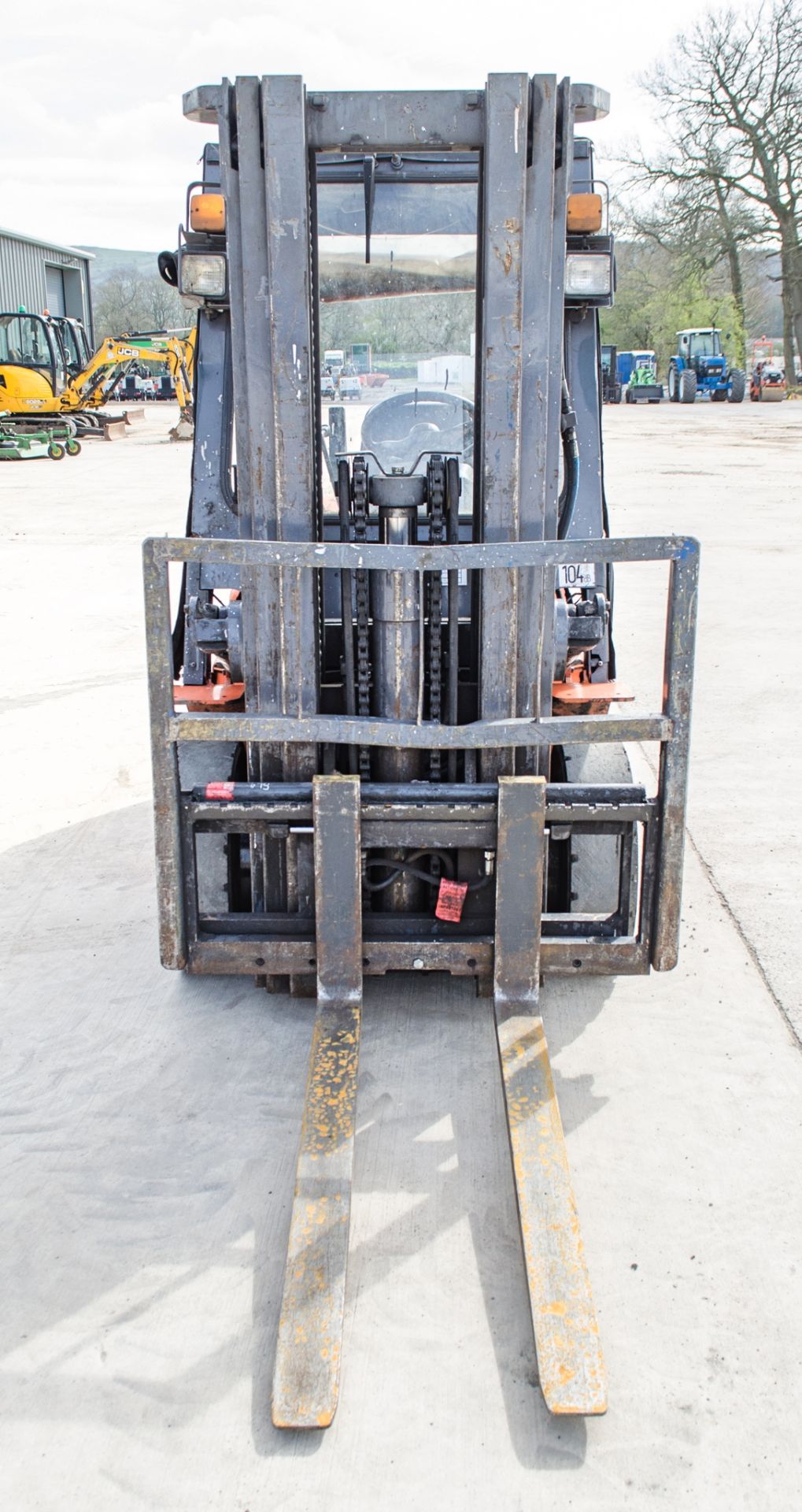 Heli HFD25 2.5 tonne diesel fork lift truck Year: 2001 S/N: 0102538819 Recorded Hours: Not displayed - Image 5 of 15