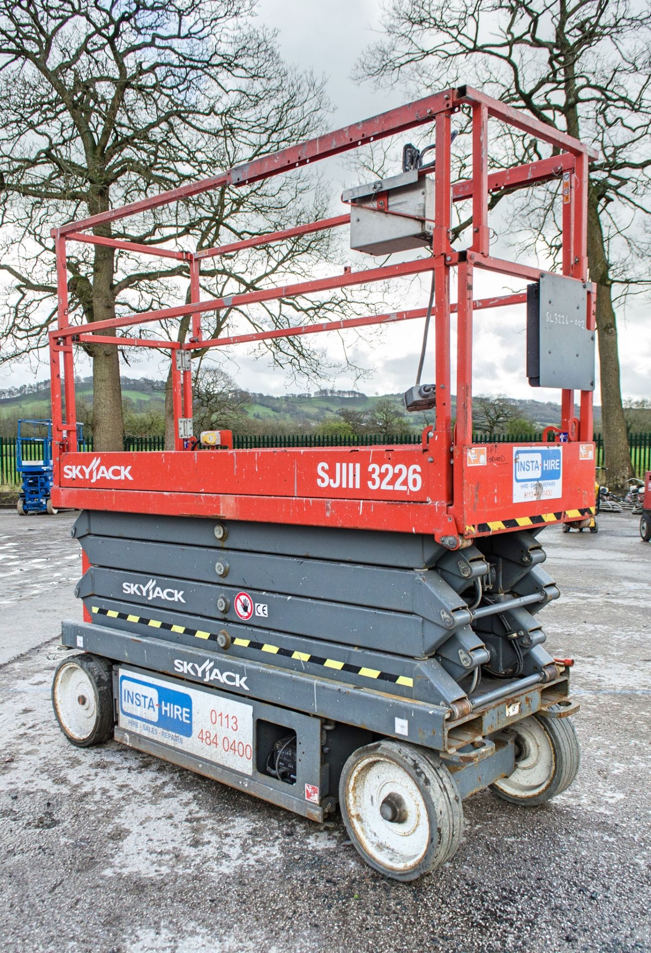 Skyjack SJIII 3226 battery electric scissor lift Year: 2018 S/N: 27036834 - Image 4 of 9