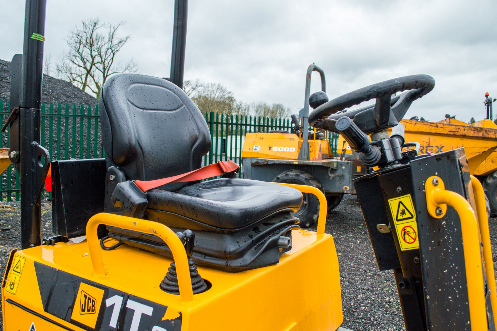 JCB 1T-2  1 tonne hi-tip dumper Year: 2019 S/N: 2915756 Recorded Hours: 368 - Image 18 of 20