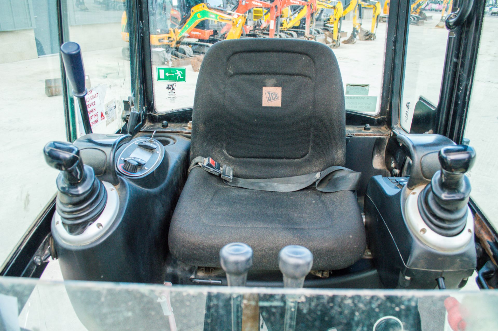 JCB 8016 CTS 1.6 tonne rubber tracked mini excavator Year: 2015 S/N: 071766 Recorded Hours: 1956 - Image 18 of 21