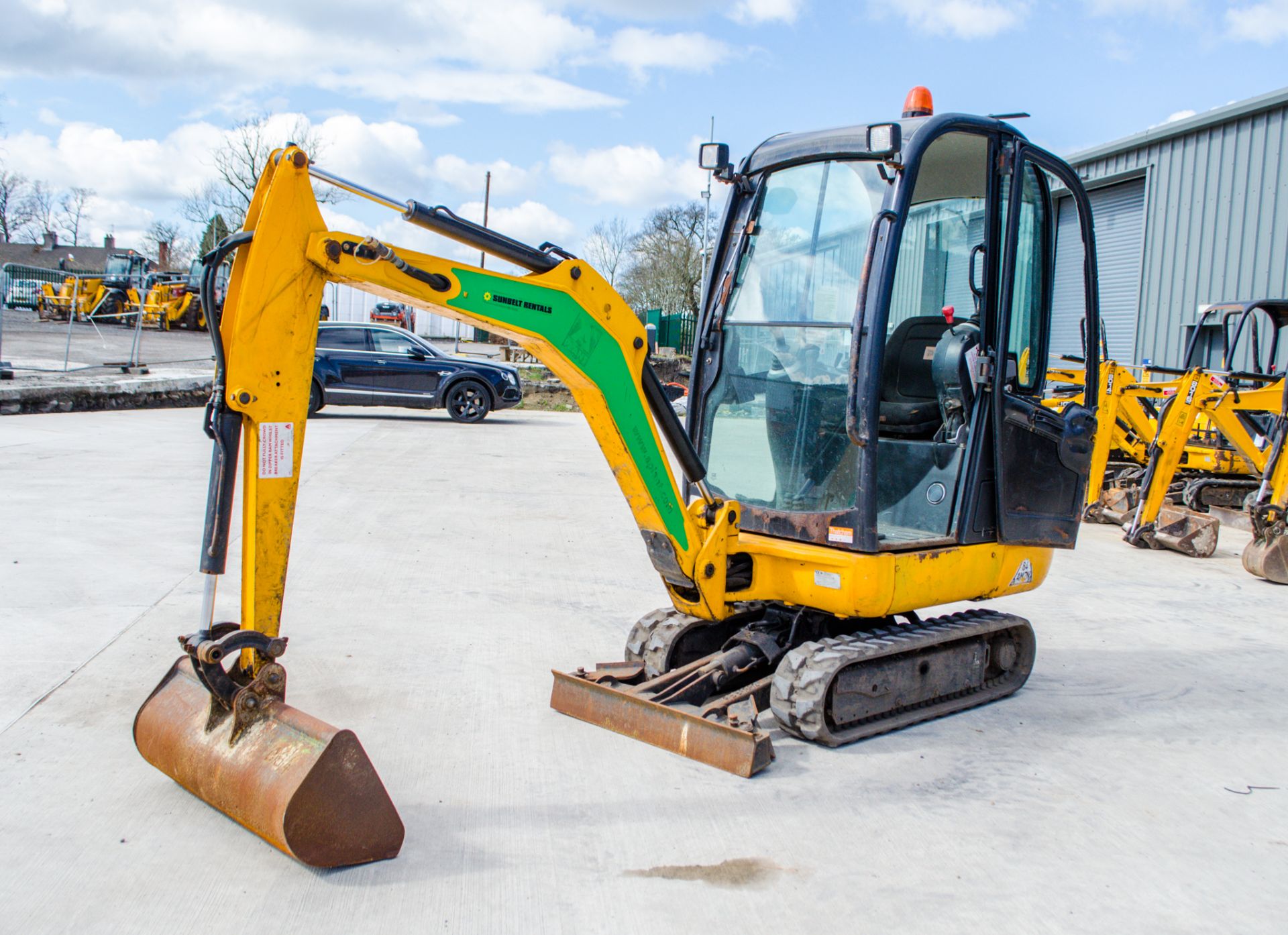 JCB 8018 1.8 tonne rubber tracked mini excavator Year: 2015 S/N: 233560 Recorded Hours: 2597