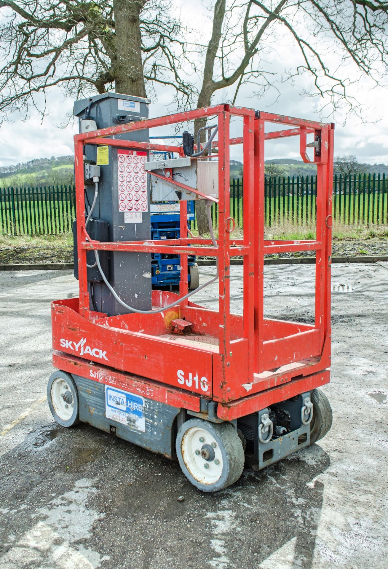 Skyjack SJ16 battery electric vertical mast access platform Year: 2013 S/N: 74003480 Recorded Hours: - Image 2 of 7