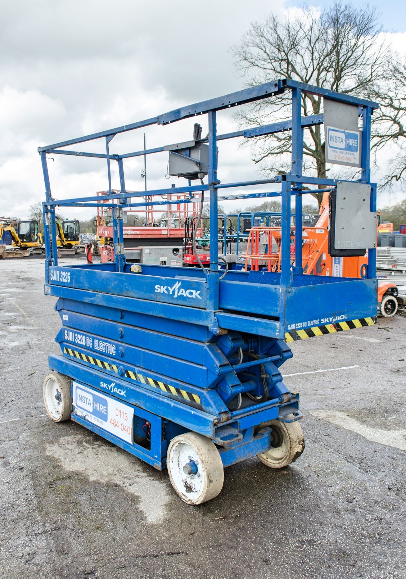 Skyjack SJIII 3226 battery electric scissor lift Year: 2008 S/N: 27003163 - Image 4 of 6