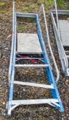 4 tread glass fibre framed step ladder ** Step damaged ** LL1602