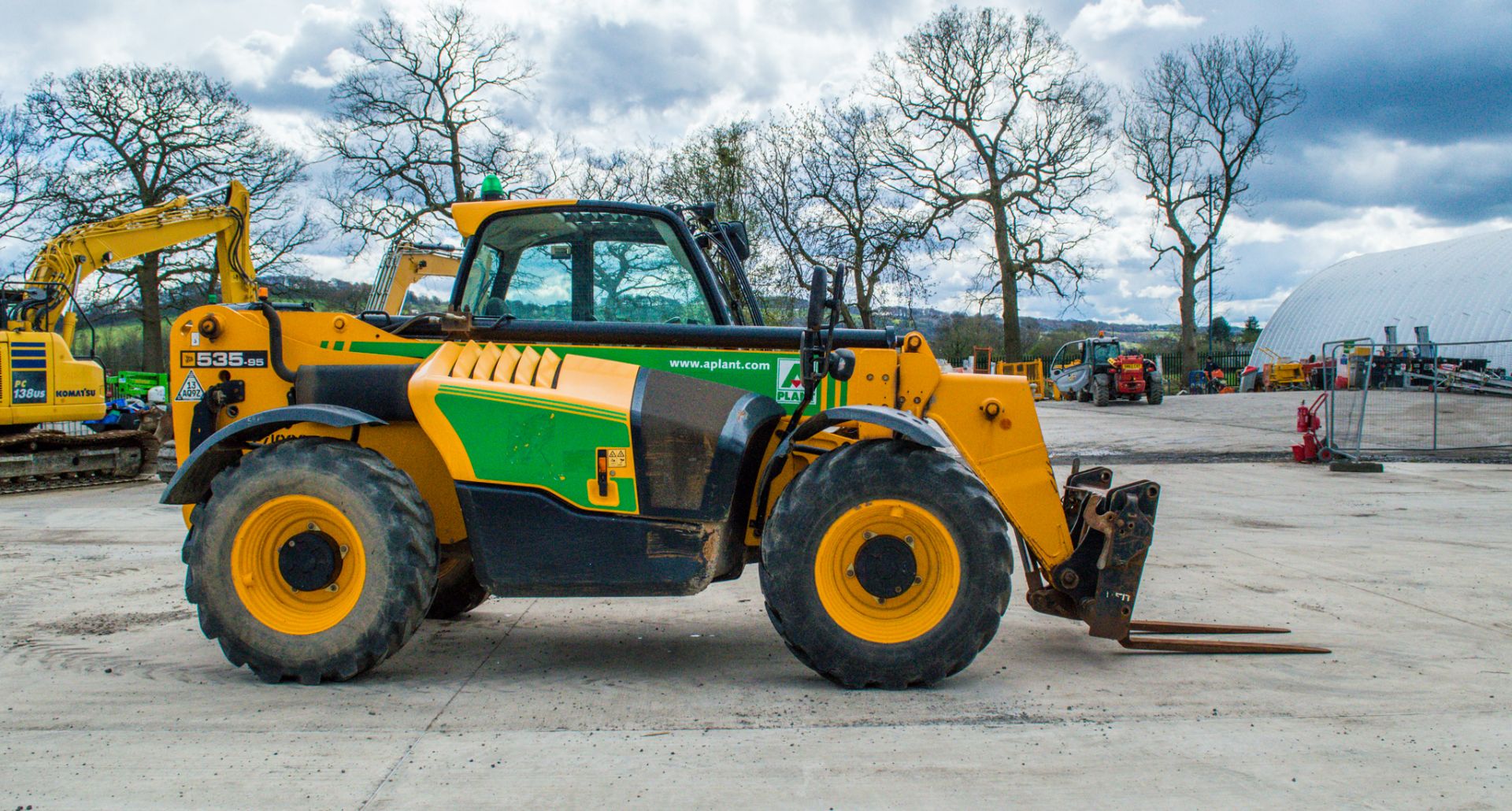 JCB 535-95 9.5 metre telescopic handler Year: 2017  S/N: 565323 Recorded Hours: 2960 c/w rear camera - Image 7 of 27