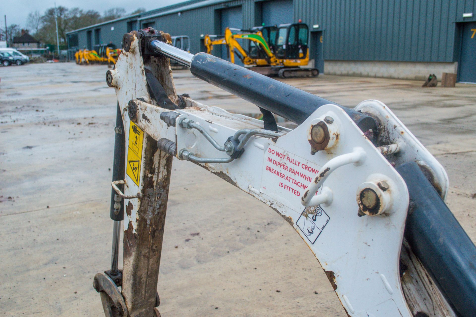 Bobcat E10 1 tonne rubber tracked micro excavator Year: 2016 S/N: A33P14942 Recorded Hours: 1084 - Image 11 of 19