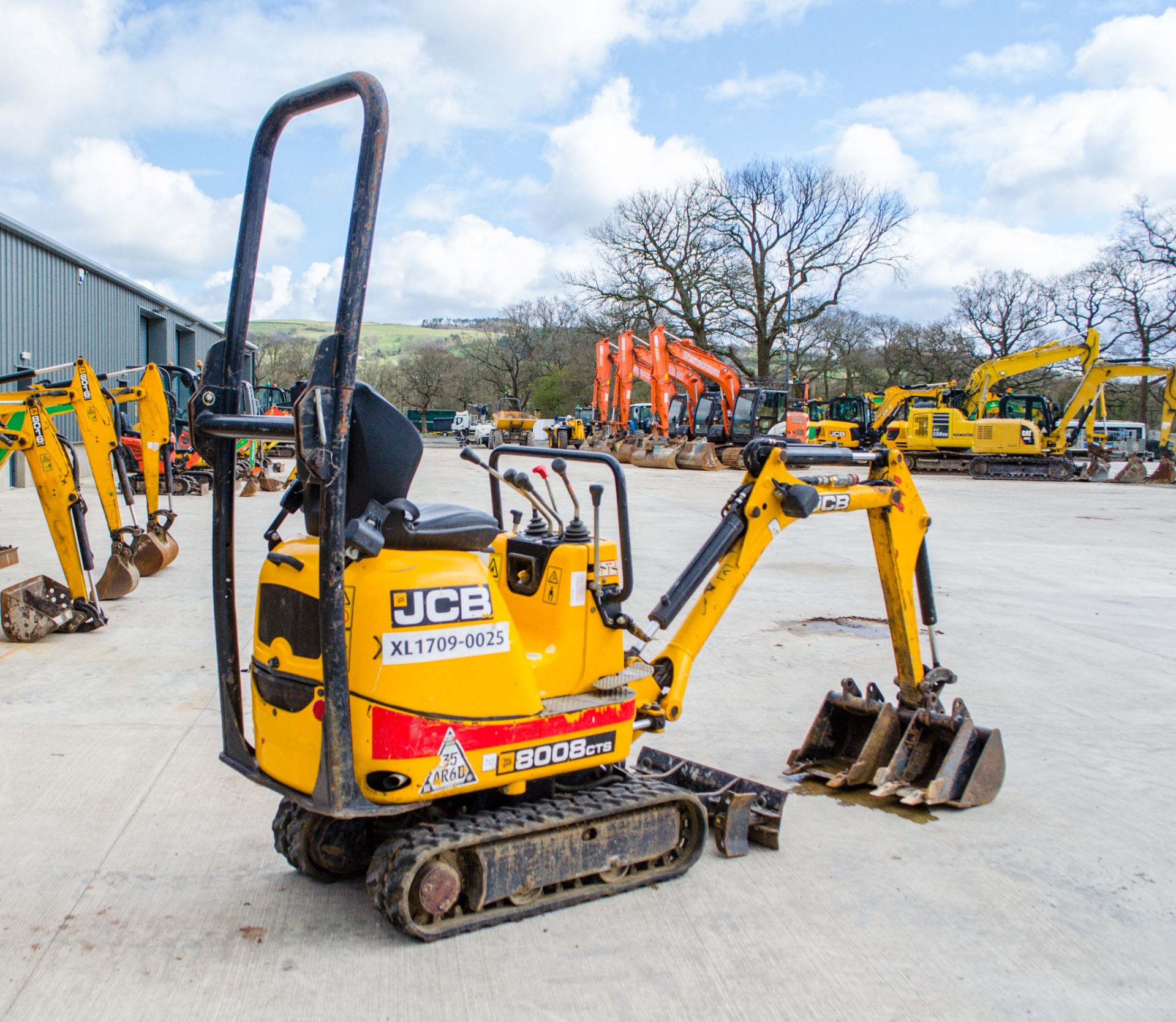 JCB 8008 CTS 0.8 tonne rubber tracked micro excavator Year: 2017 S/N: 1930498 Recorded Hours: 1451 - Image 3 of 19