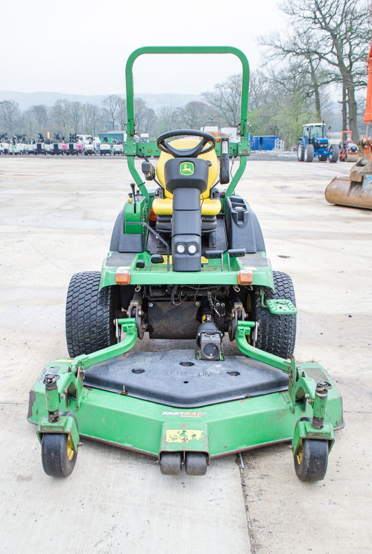 John Deere 1565 Series 2 4WD diesel ride on lawn mower S/N: 125316 Recorded Hours: 2004 - Image 5 of 16