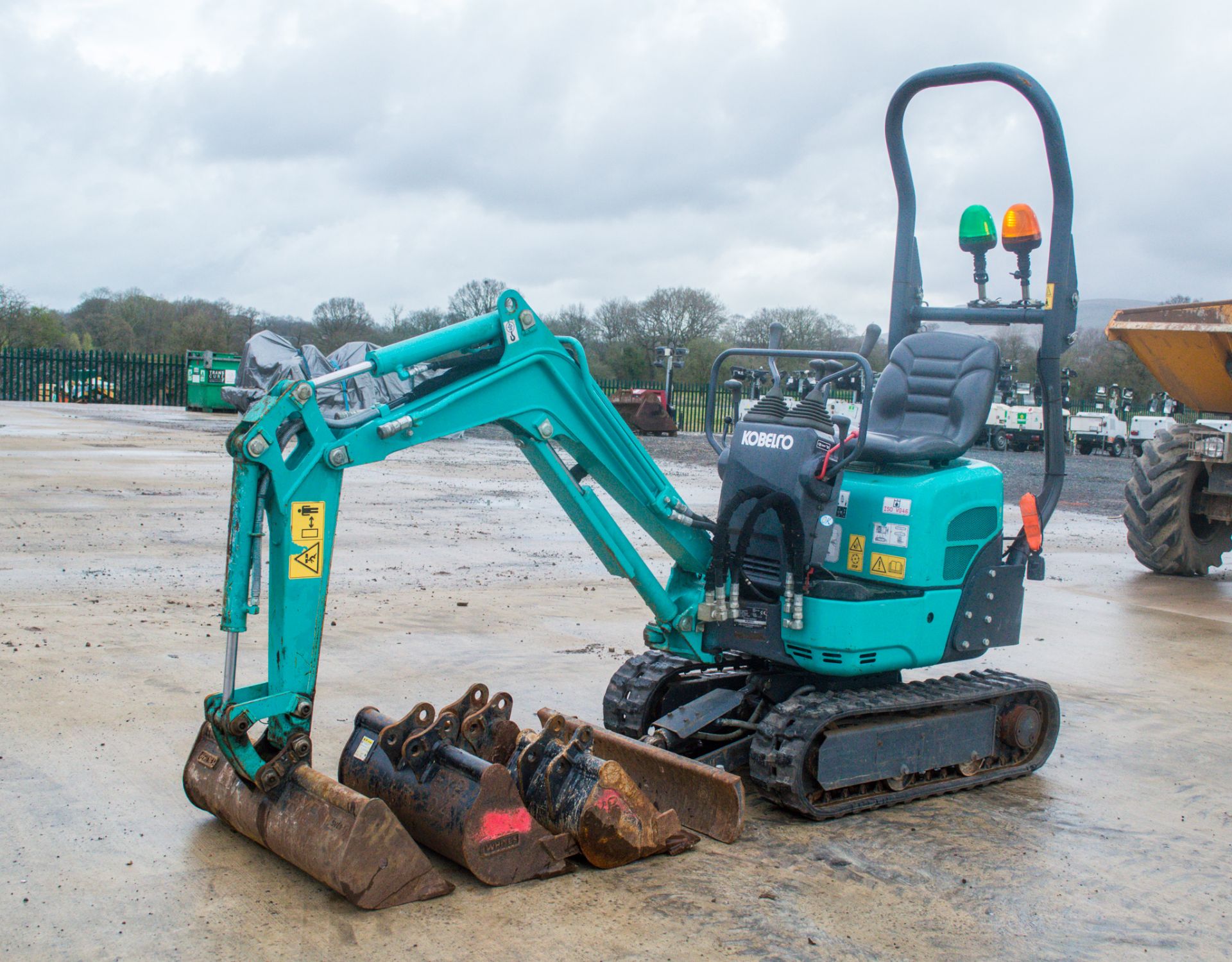 Kobelco SK08 0.8 tonne rubber tracked micro excavator Year: 2018 S/N: PT07-04045 Recorded Hours: 454