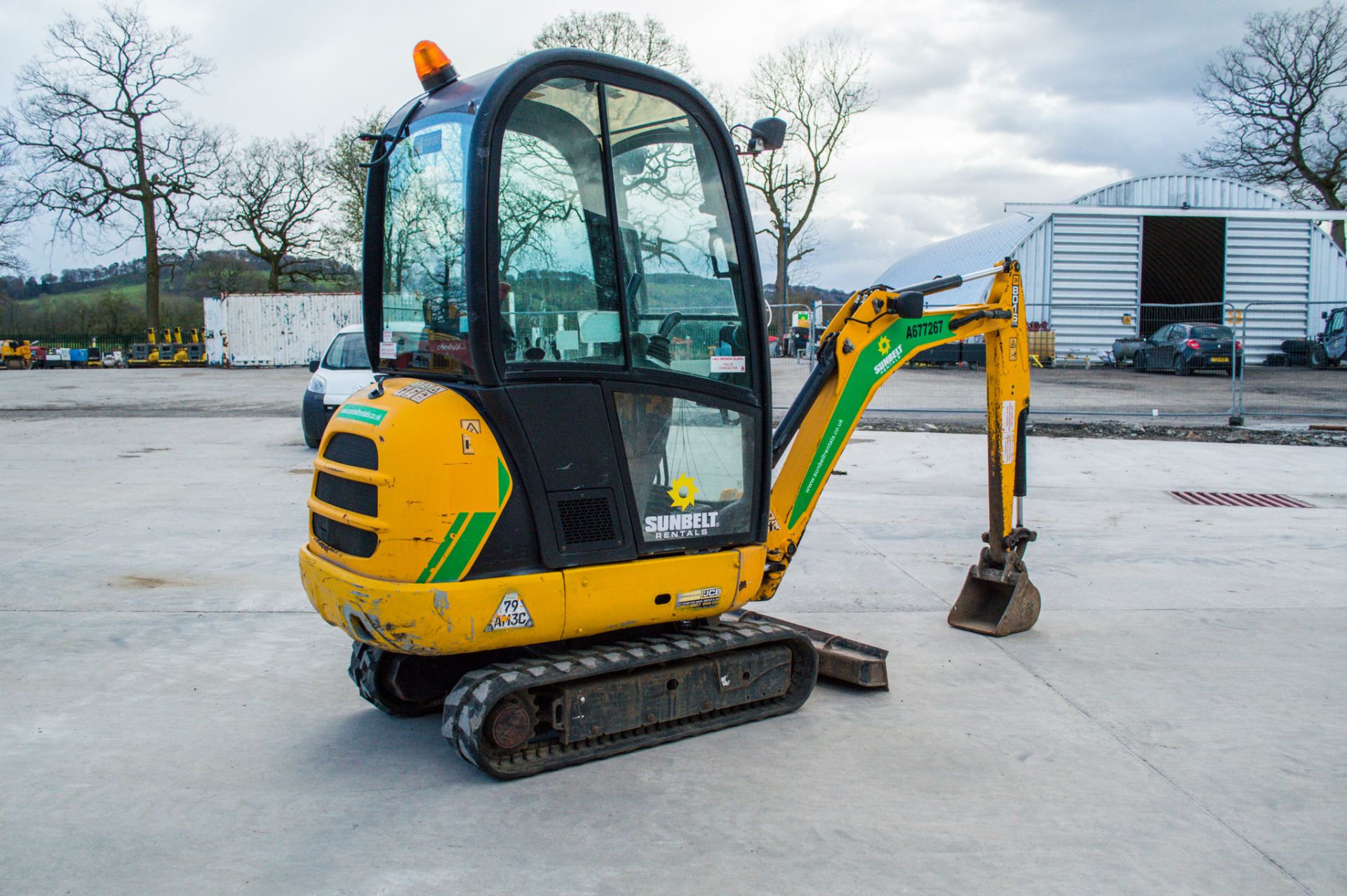 JCB 8016 CTS 1.6 tonne rubber tracked mini excavator Year: 2015 S/N: 071766 Recorded Hours: 1956 - Image 3 of 21