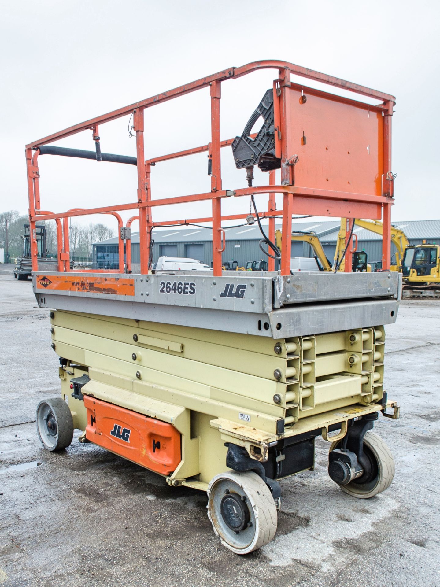 JLG 2646 battery electric scissor lift Year: 2008 S/N: 1200010447 Recorded Hours: 275 R326 - Image 3 of 9