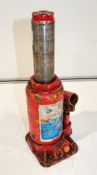 Hydraulic bottle jack A767110