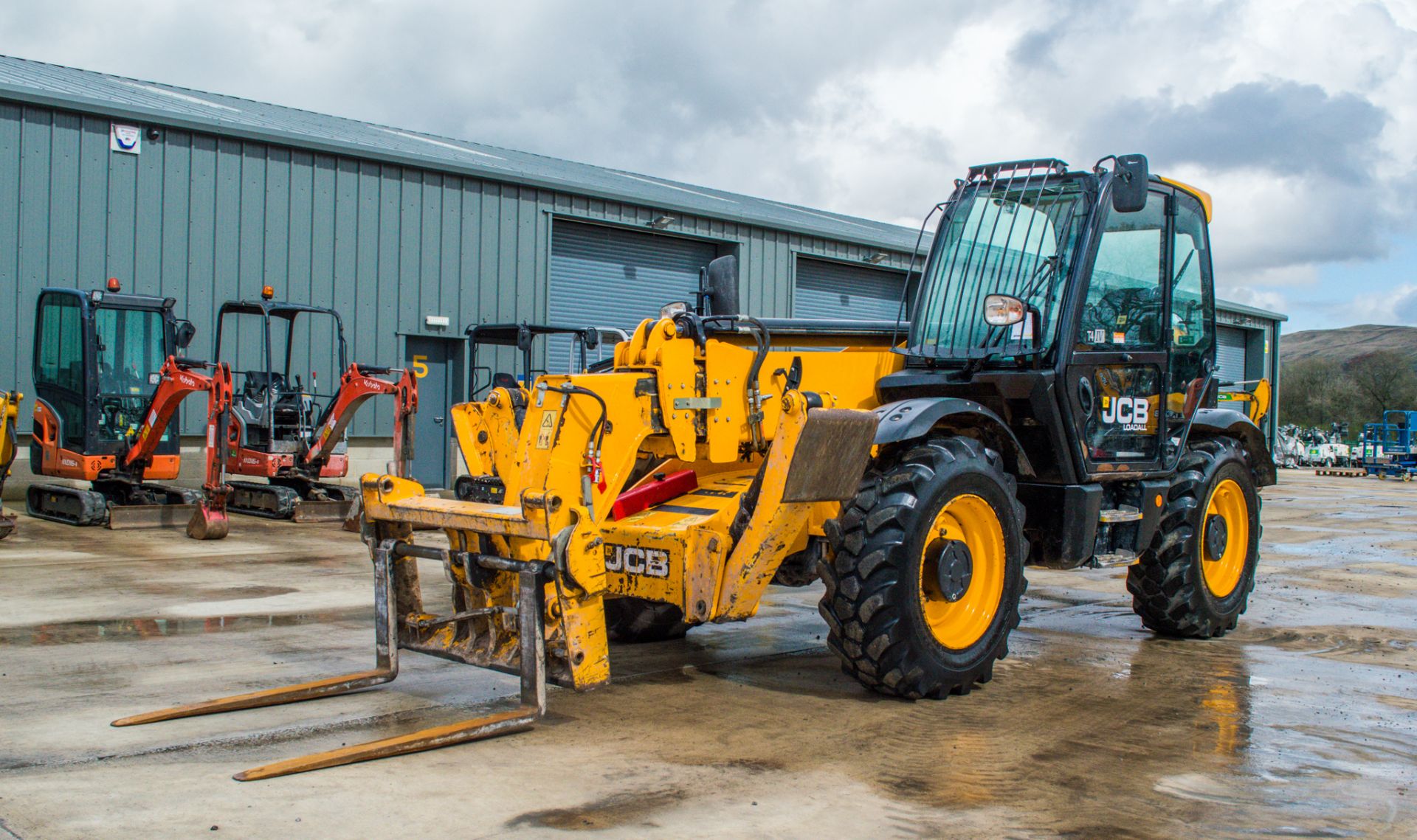 JCB 535-125 Hi - Viz 12.5 metre telescopic handler