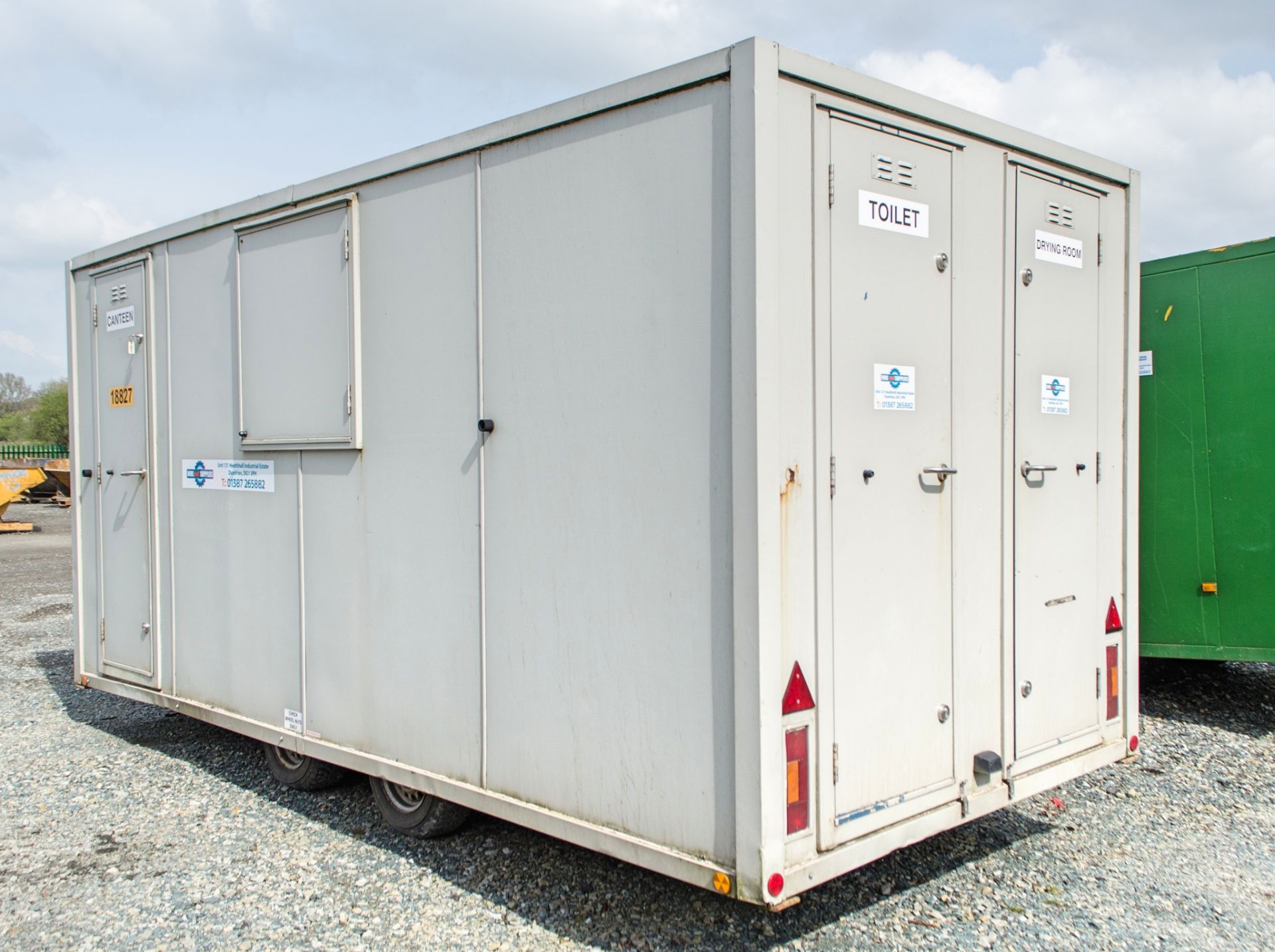 14 ft x 7 ft steel anti vandal mobile welfare site unit Comprising of: canteen, toilet & drying room - Image 4 of 10