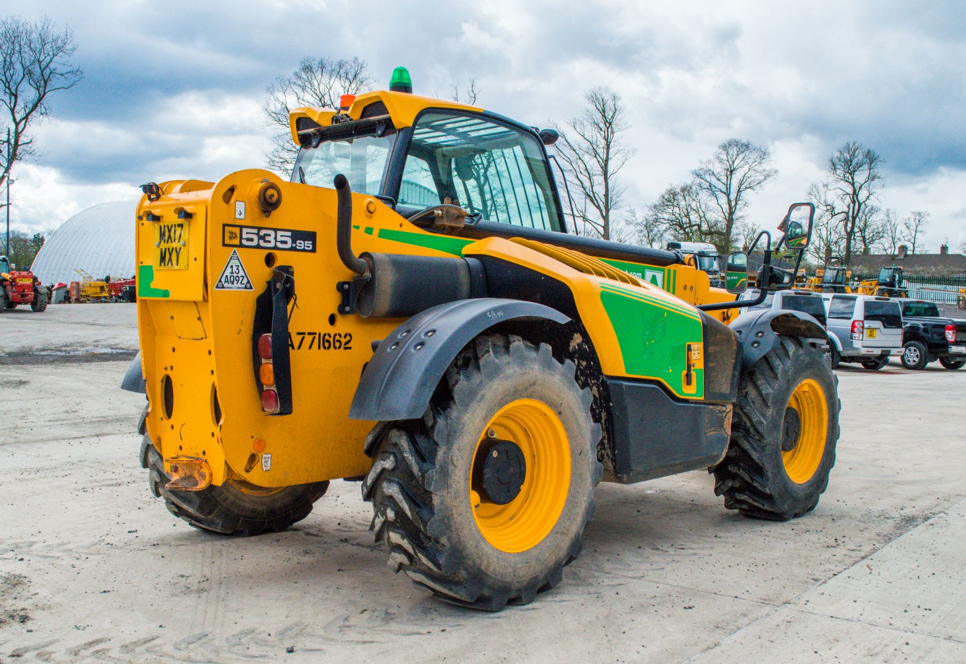 JCB 535-95 9.5 metre telescopic handler Year: 2017  S/N: 565323 Recorded Hours: 2960 c/w rear camera - Image 3 of 27