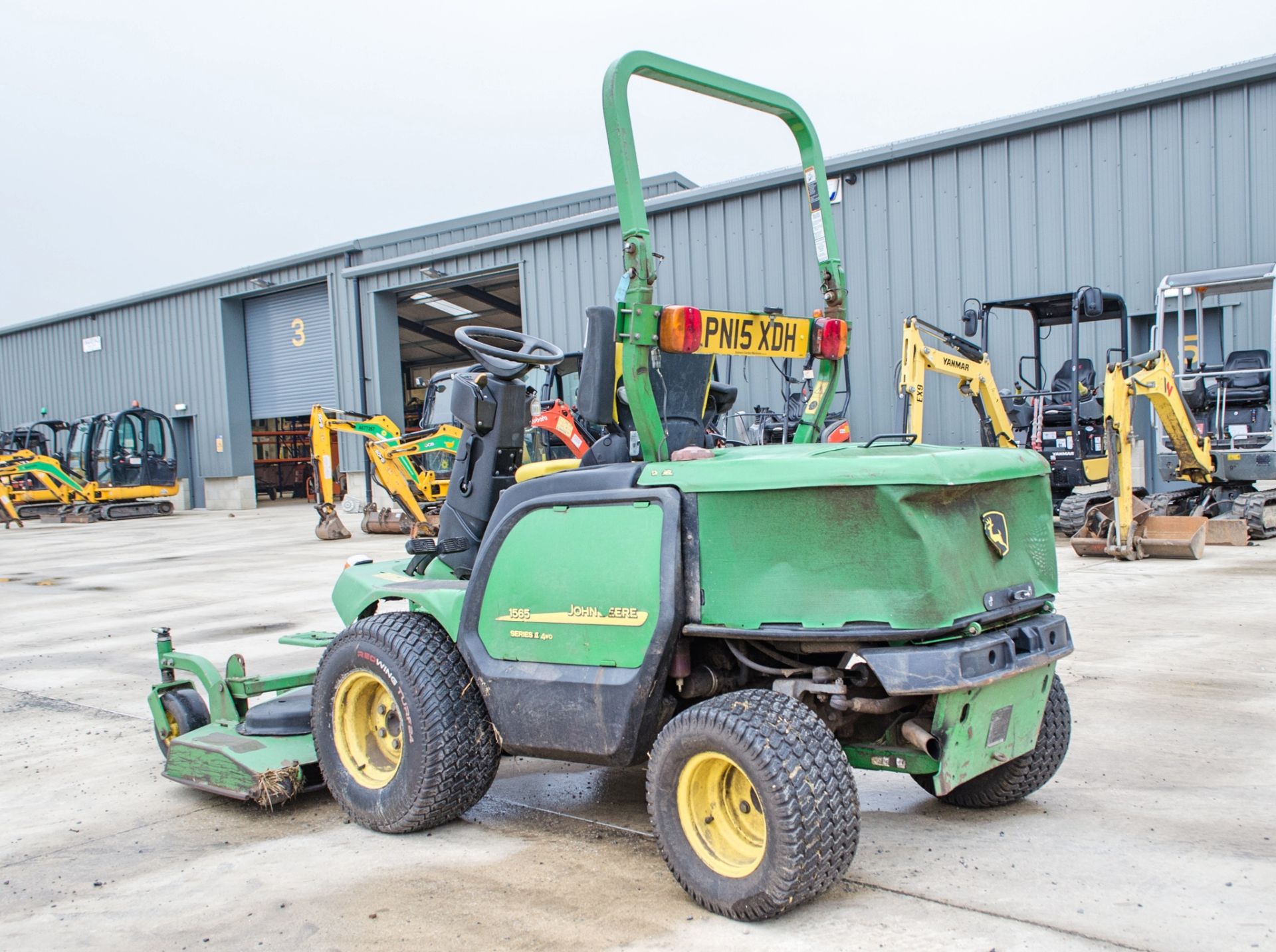 John Deere 1565 Series 2 4WD diesel ride on lawn mower S/N: 125316 Recorded Hours: 2004 - Image 4 of 16