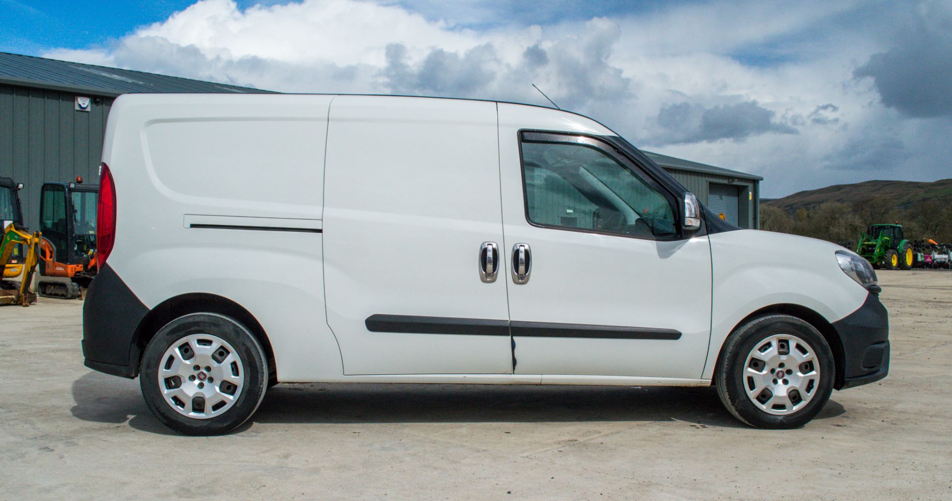 Fiat Doblo Cargo 1.6 M/Jet 105 Maxi LWB diesel 5 seat panel van - Image 8 of 29