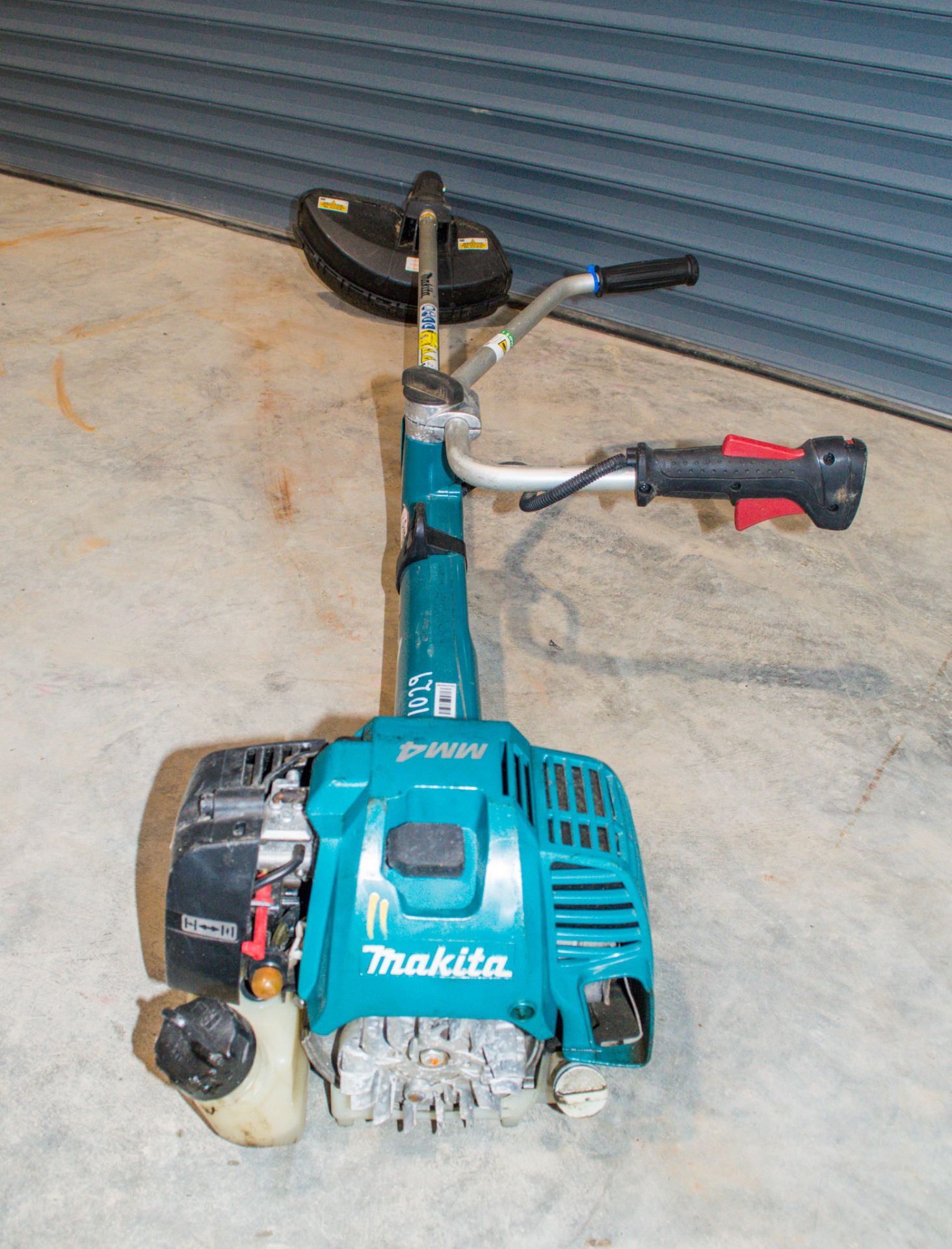 Makita EM4351UH petrol driven strimmer ** Pull cord assembly and strimmer head missing ** - Image 2 of 2