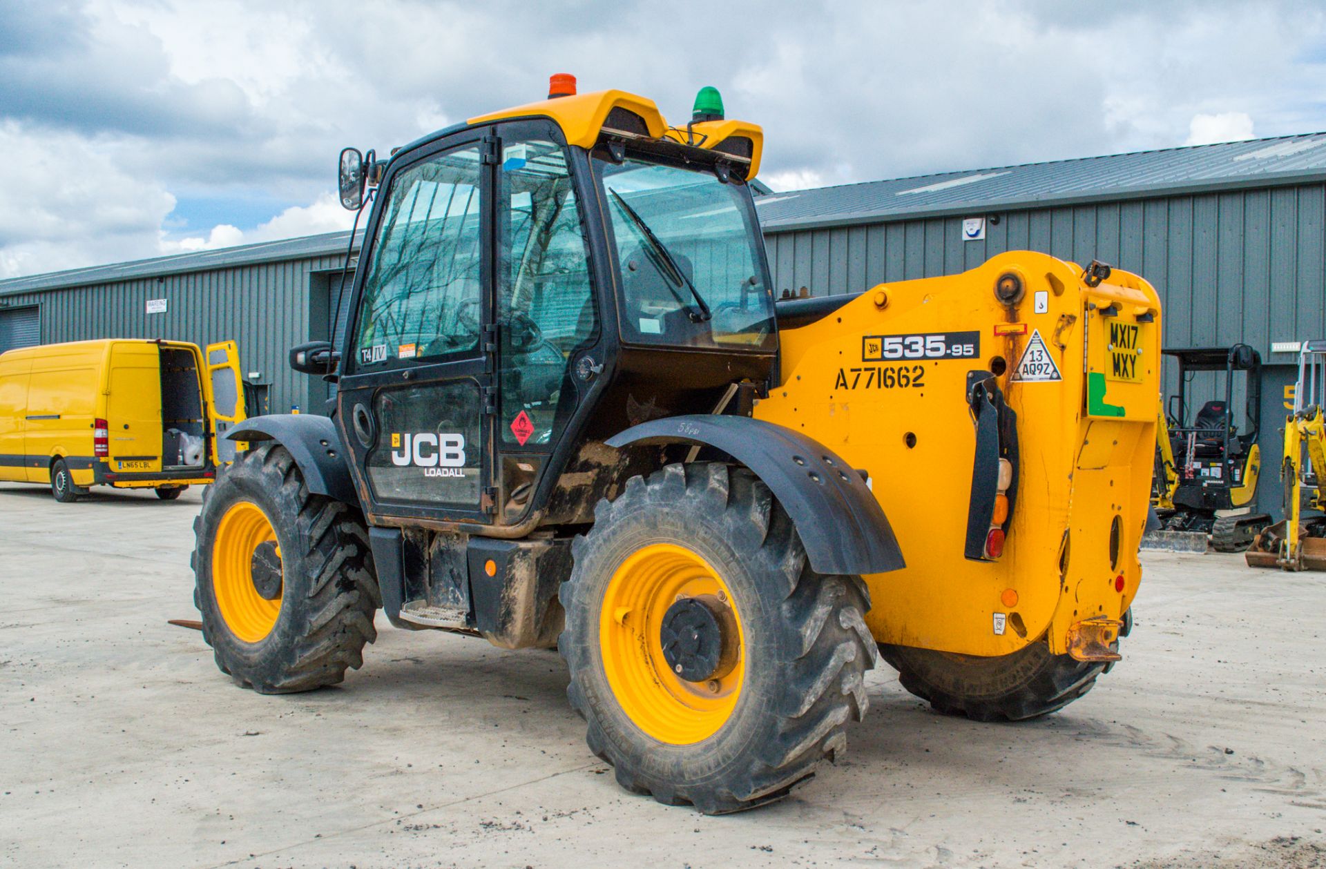 JCB 535-95 9.5 metre telescopic handler Year: 2017  S/N: 565323 Recorded Hours: 2960 c/w rear camera - Image 4 of 27