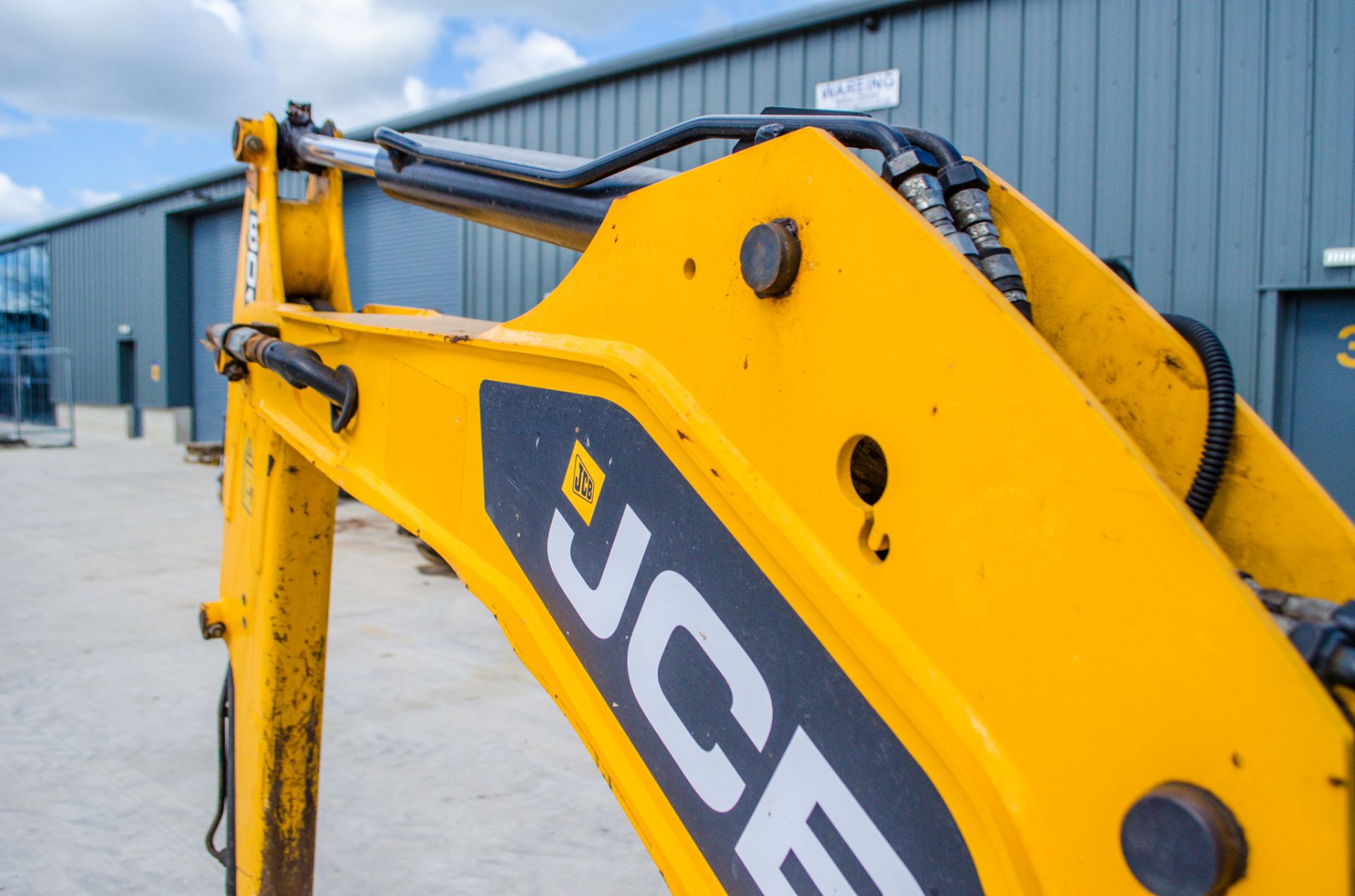 JCB 8016 CTS 1.6 tonne rubber tracked mini excavator Year: 2013 S/N: 071317 Recorded Hours: 2012 - Image 13 of 20