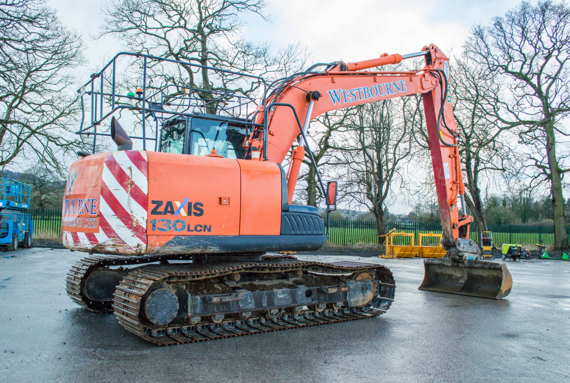 Hitachi ZX 130 LCN  13 tonne steel tracked excavator Year: 2013 S/N: 090663 Recorded Hours: 10,045 - Image 3 of 25