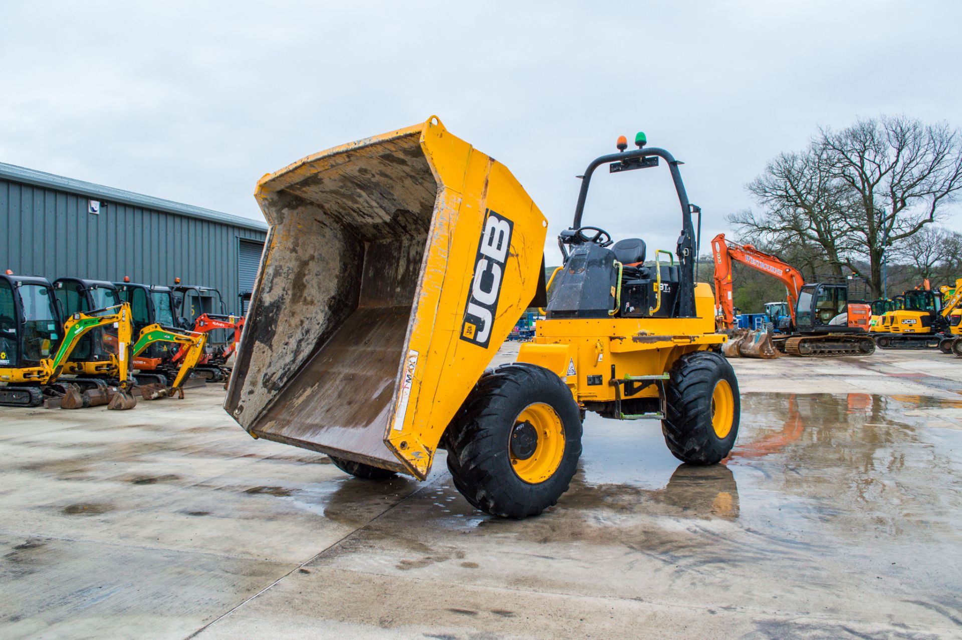 JCB 9T-1 9 tonne straight skip dumper  Year: 2018 S/N: J2561867 Recorded Hours: 1404 - Image 14 of 23